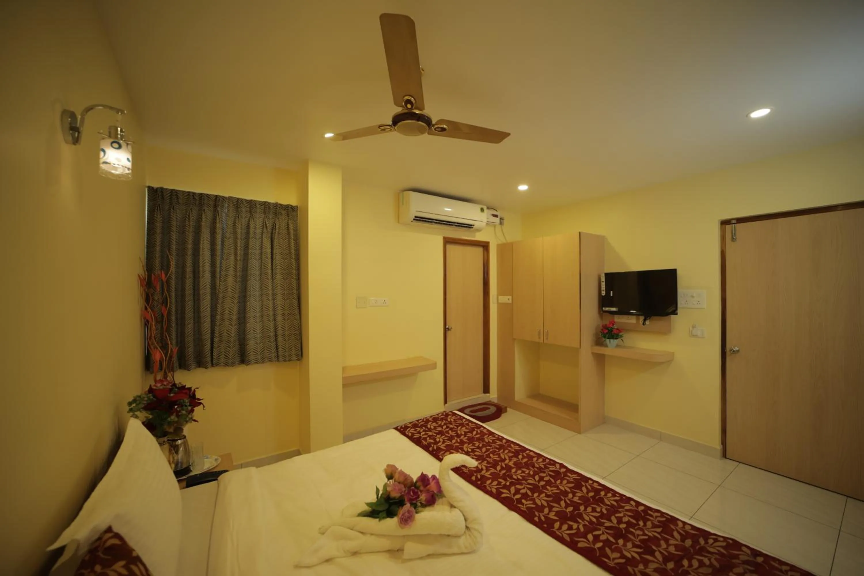 TV and multimedia, Bed in Nadanam Inn