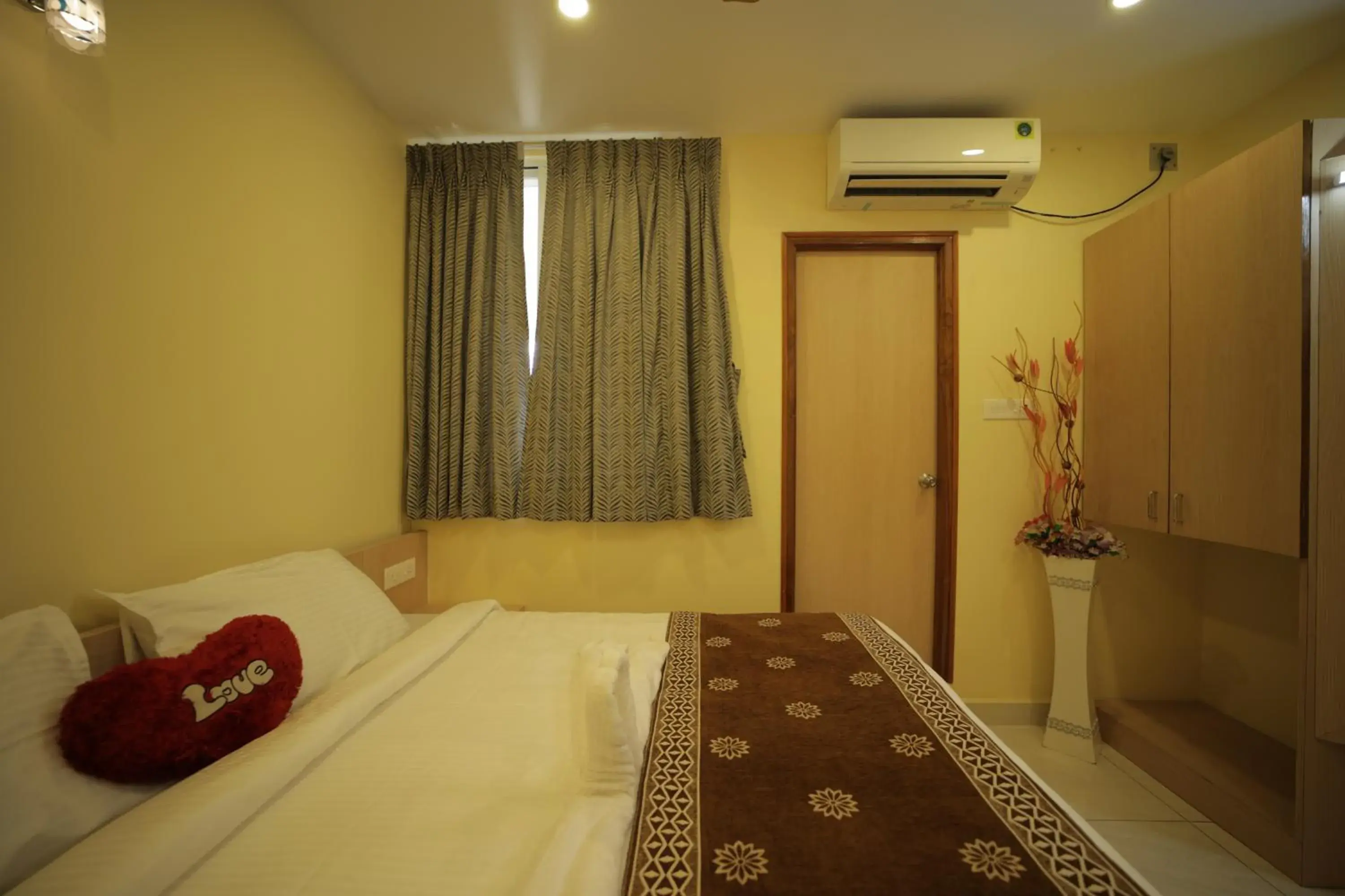 air conditioner, Bed in Nadanam Inn air conditioner, Bed in Nadanam Inn