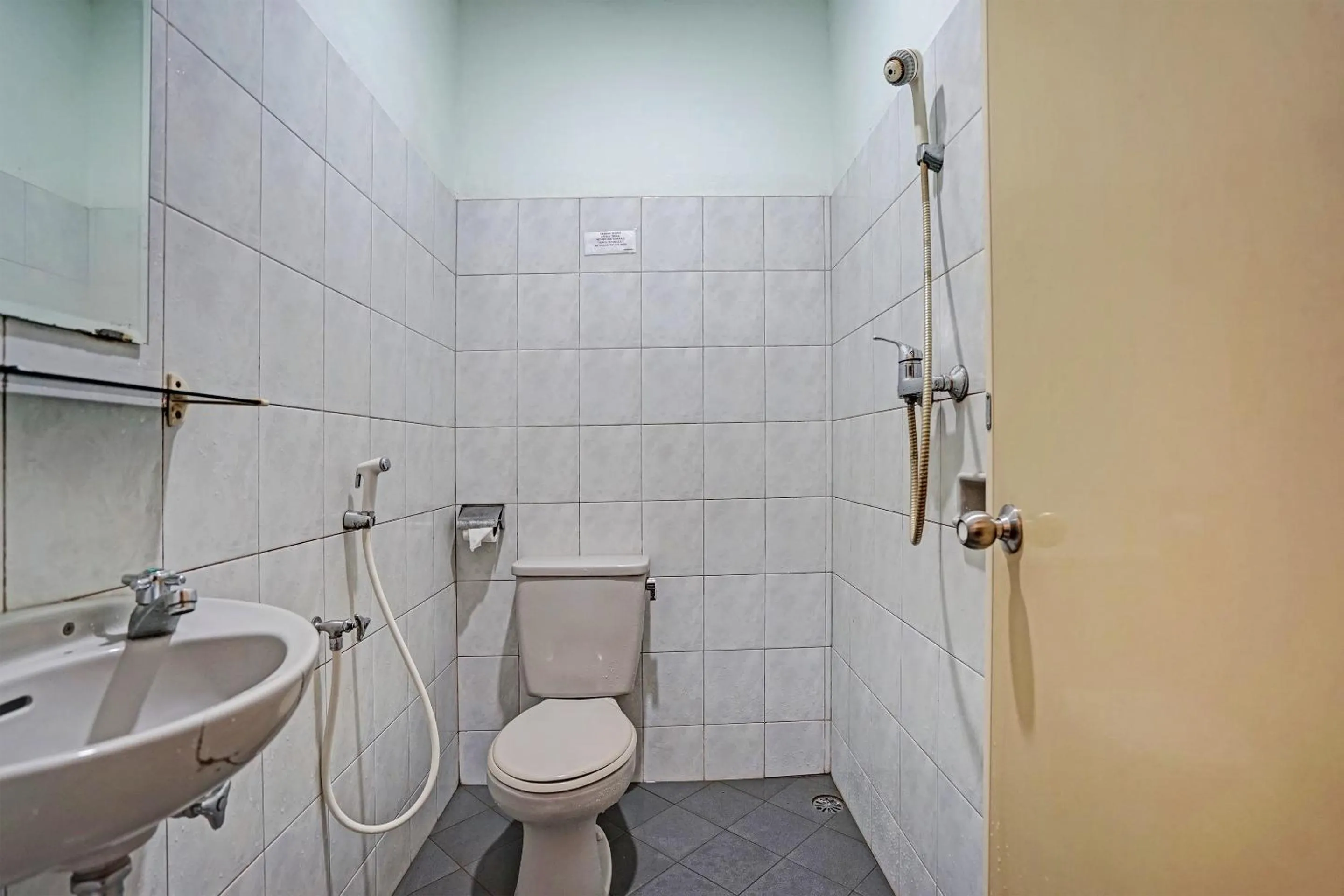 Bathroom in Hotel O Wisma Bari