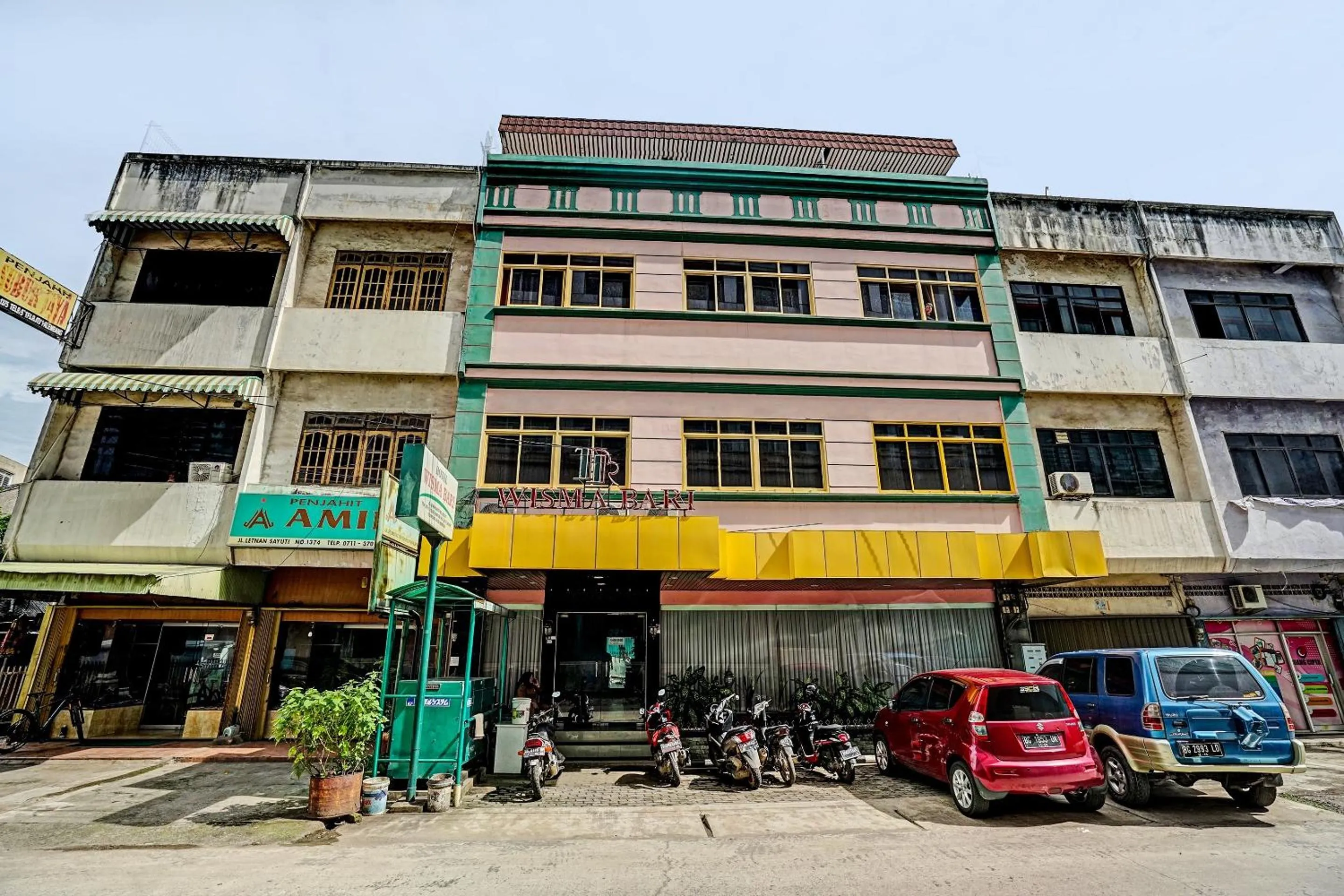 Facade/entrance in Hotel O Wisma Bari