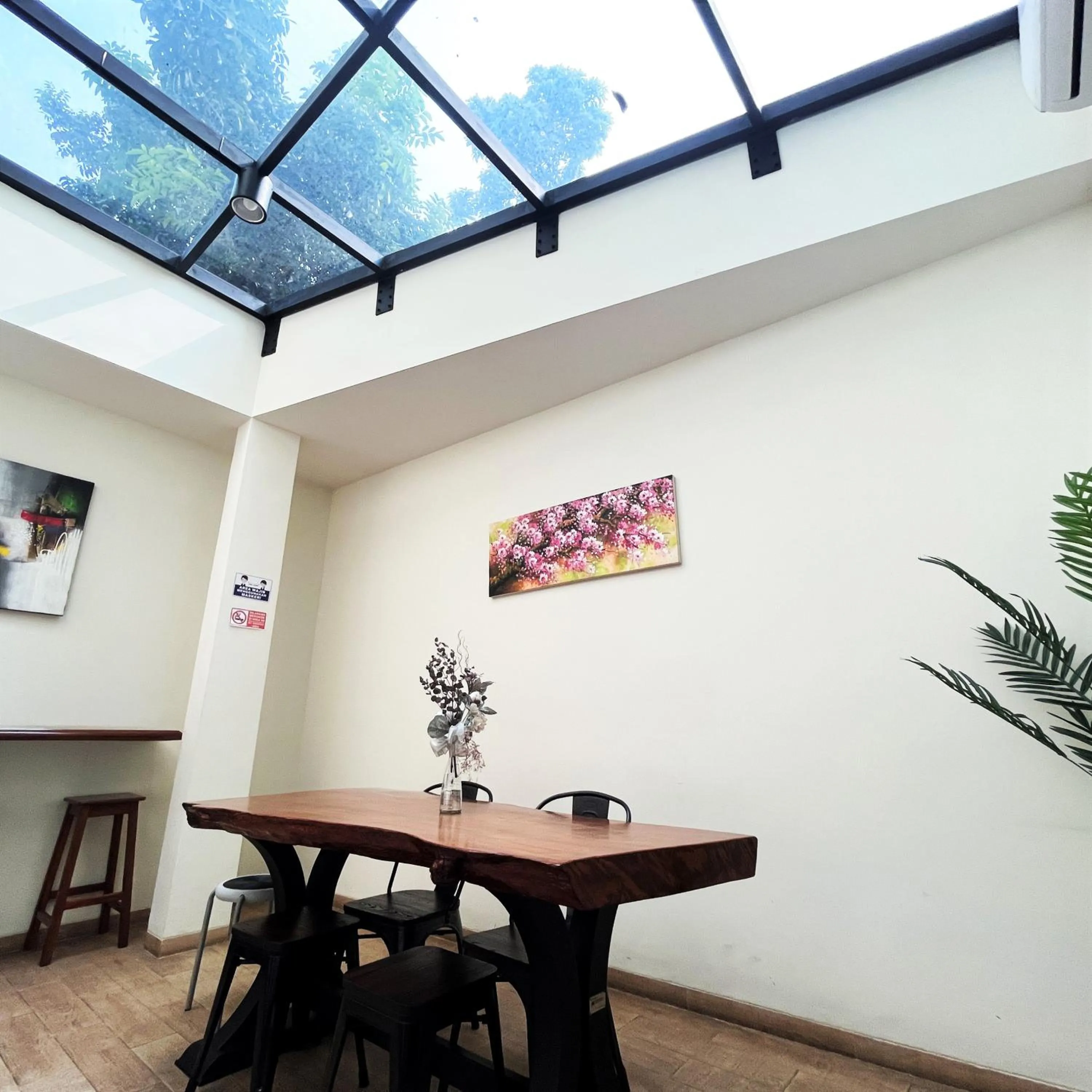 Lounge or bar in The Home Srengseng