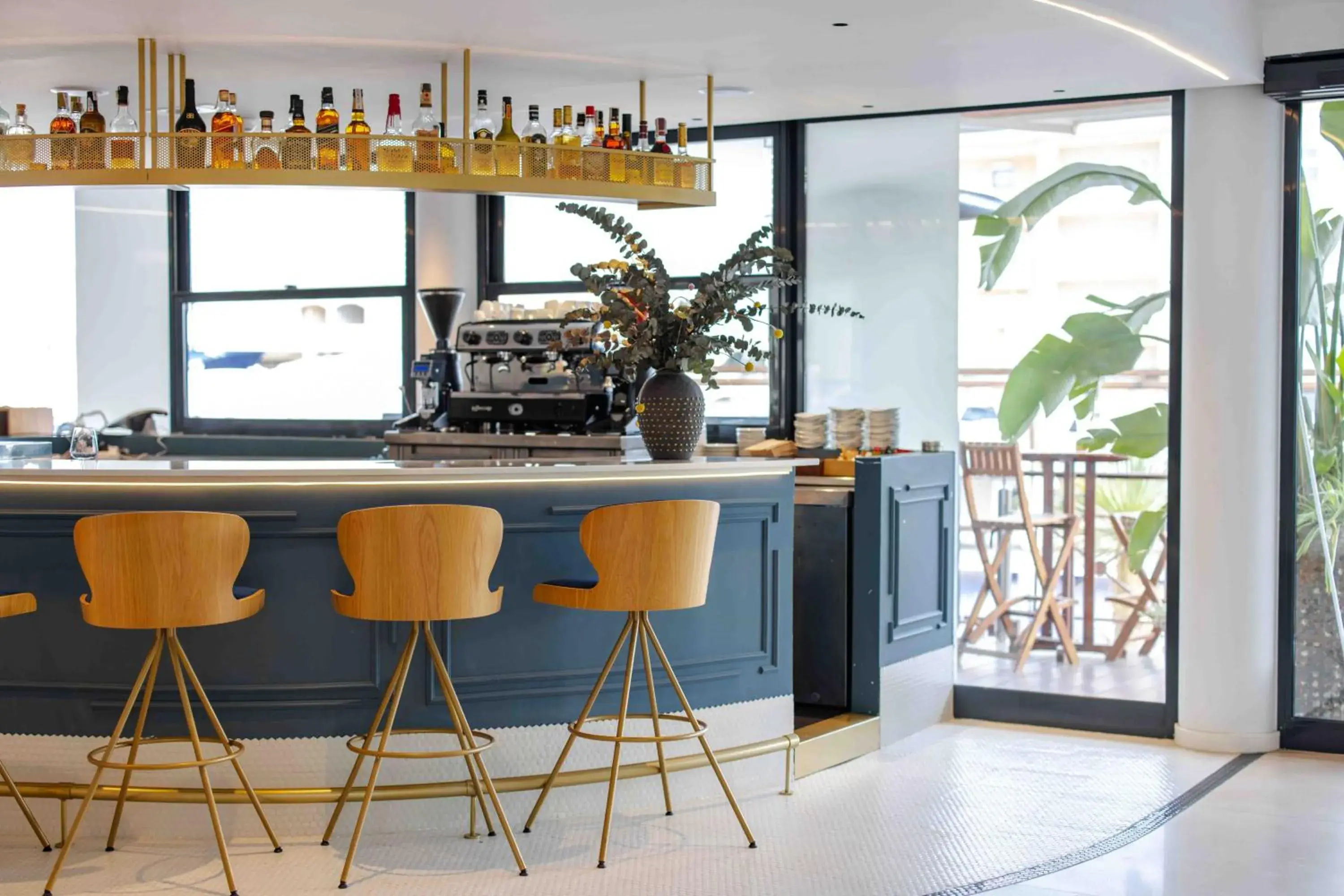 Lounge or bar in Hotel Port Salins by Pierre & Vacances Lounge or bar in Hotel Port Salins by Pierre & Vacances