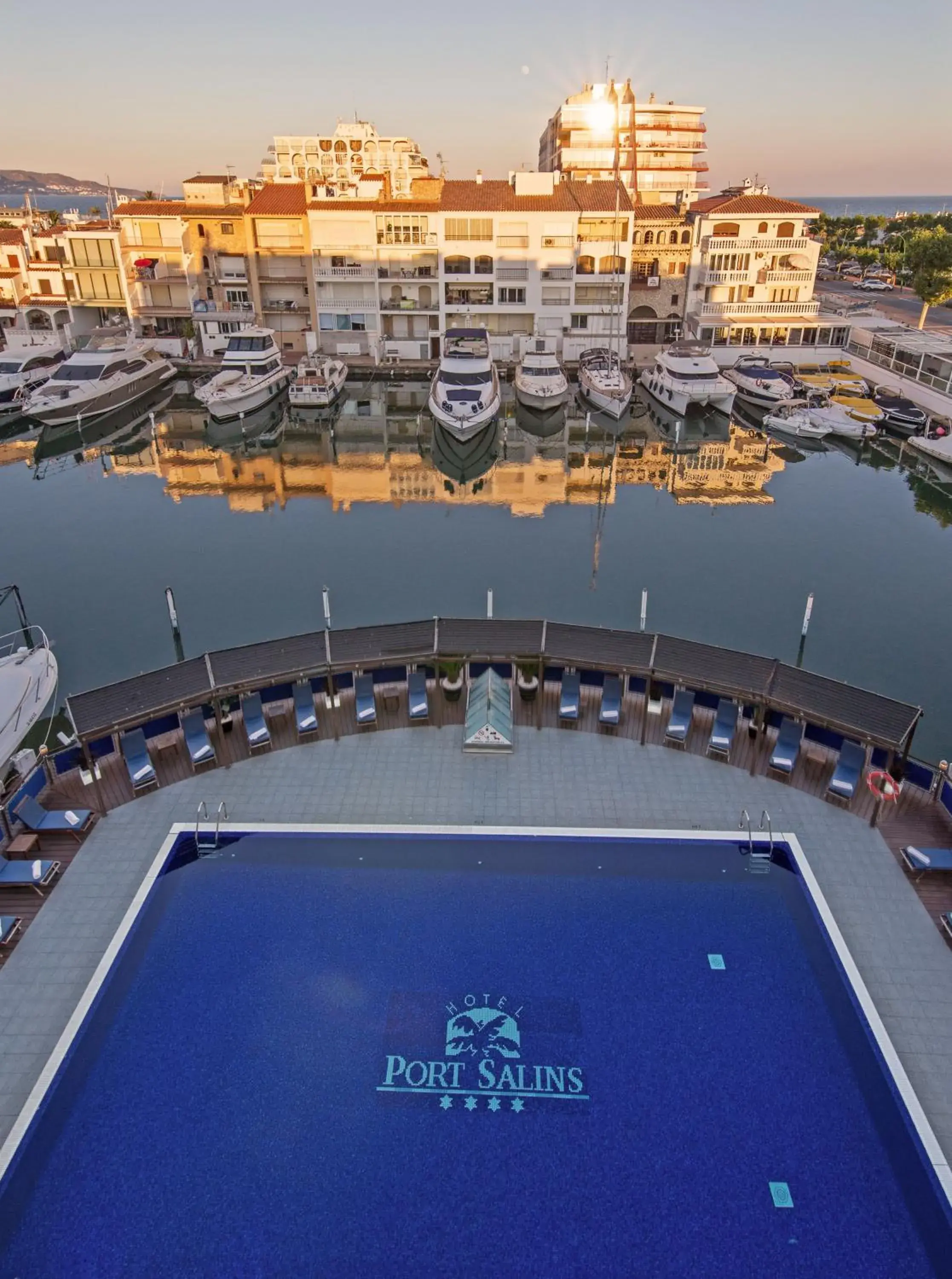 Swimming pool in Hotel Port Salins by Pierre & Vacances Swimming pool in Hotel Port Salins by Pierre & Vacances