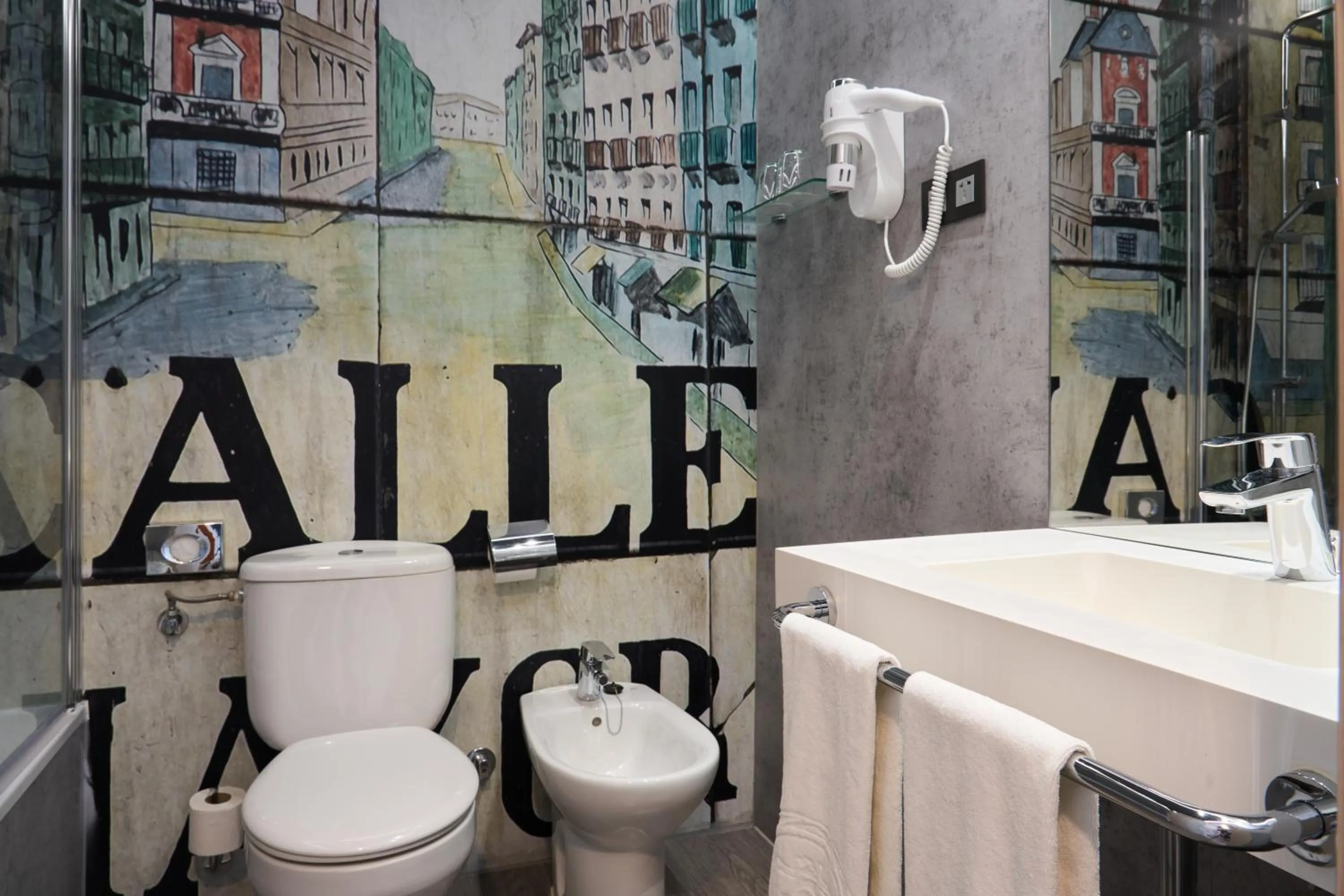 Bathroom in Hotel Puerta de Toledo