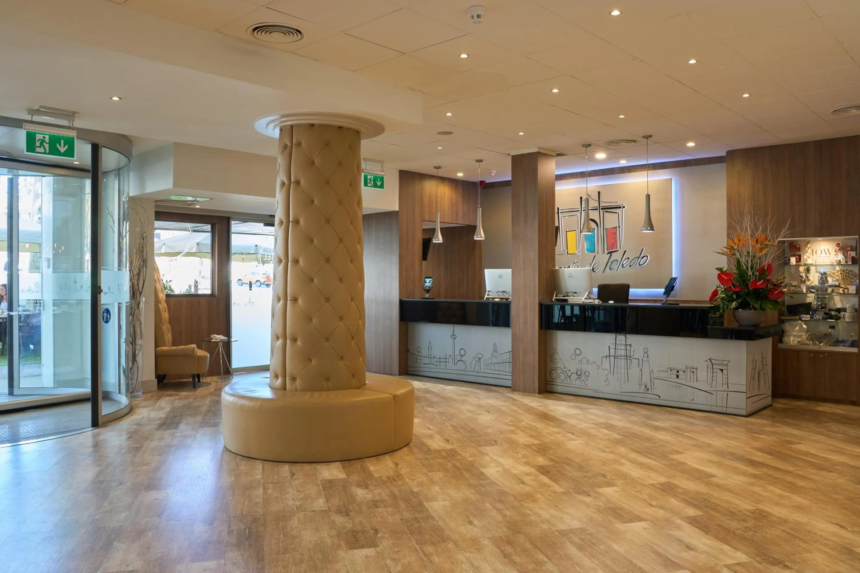 Lobby or reception in Hotel Puerta de Toledo