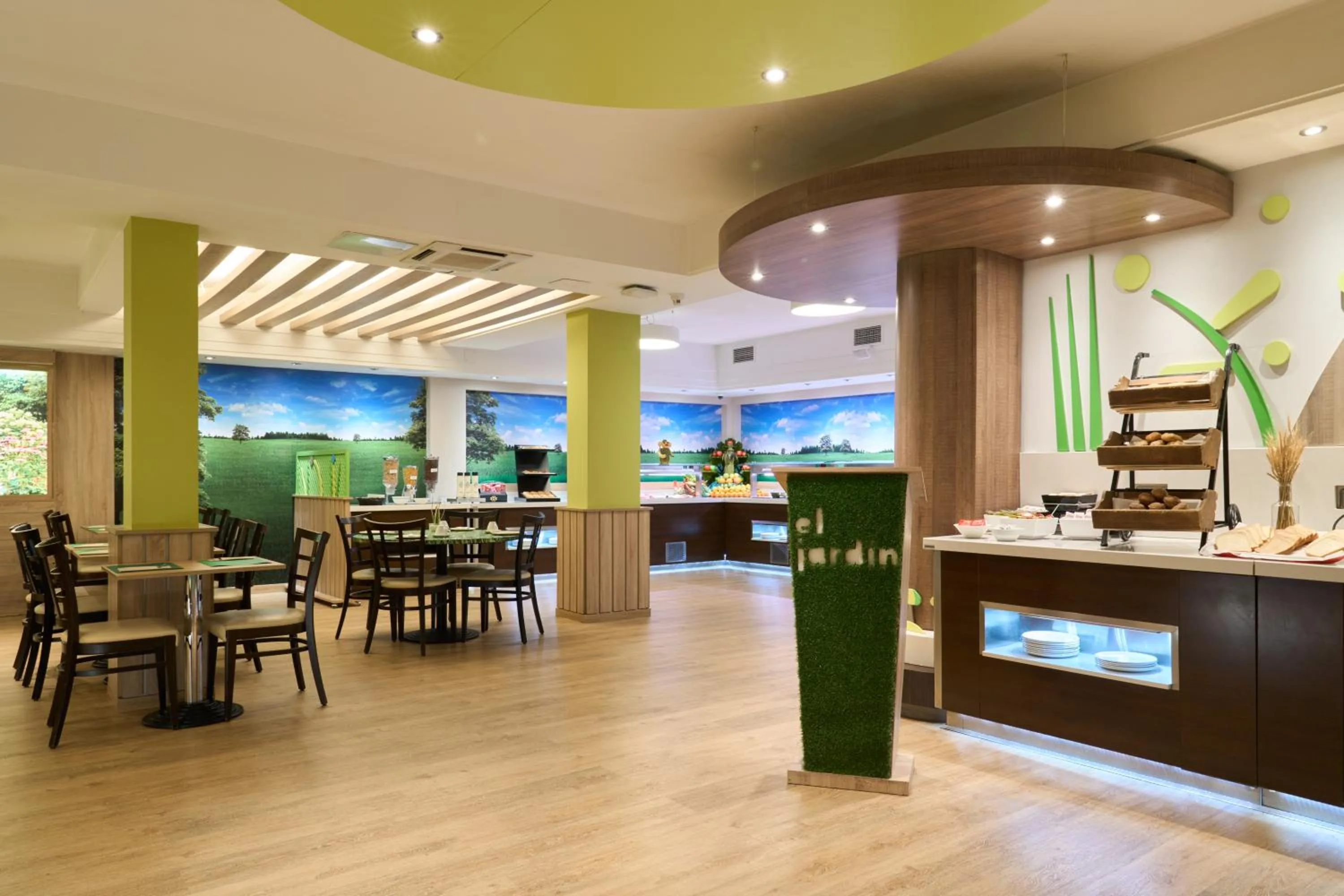 Buffet breakfast in Hotel Puerta de Toledo