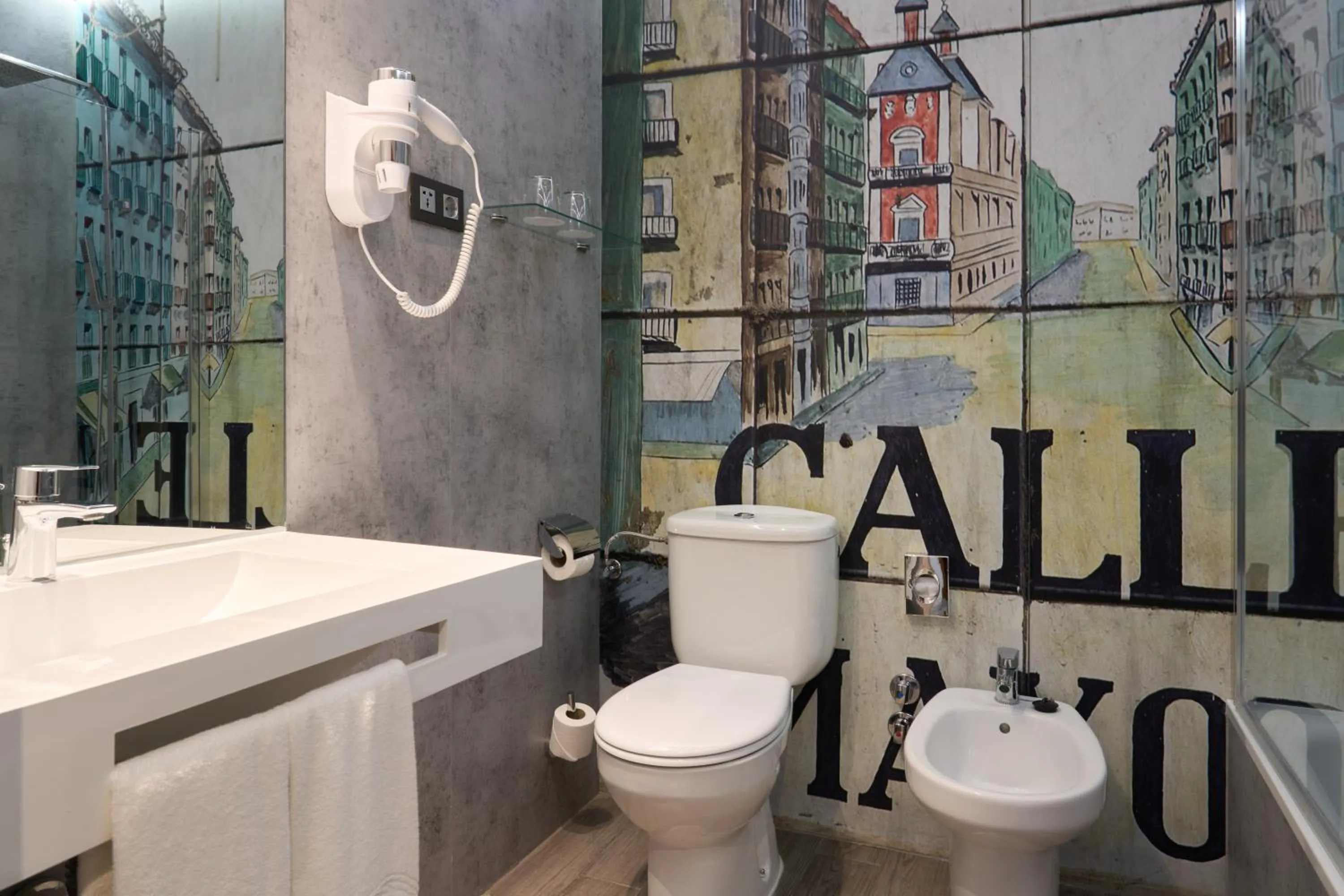 Bathroom in Hotel Puerta de Toledo