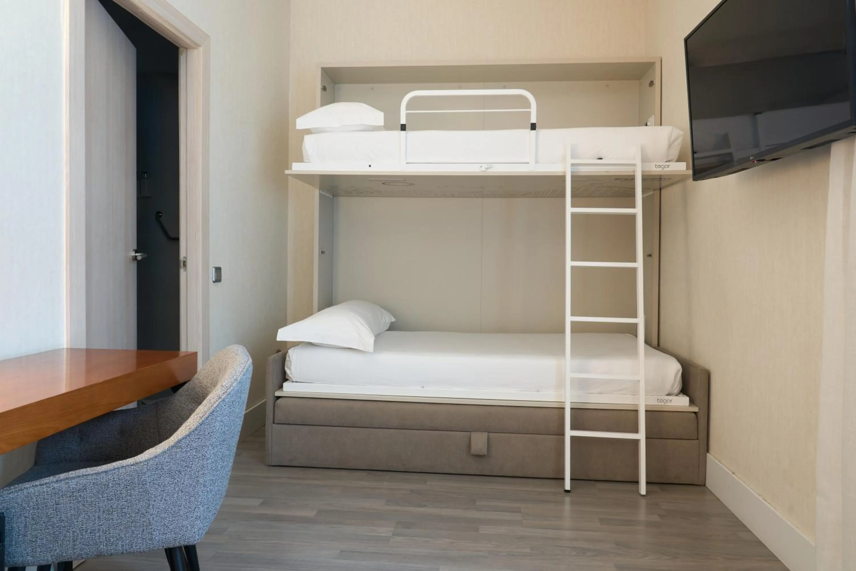 bunk bed, Bed in Hotel Puerta de Toledo