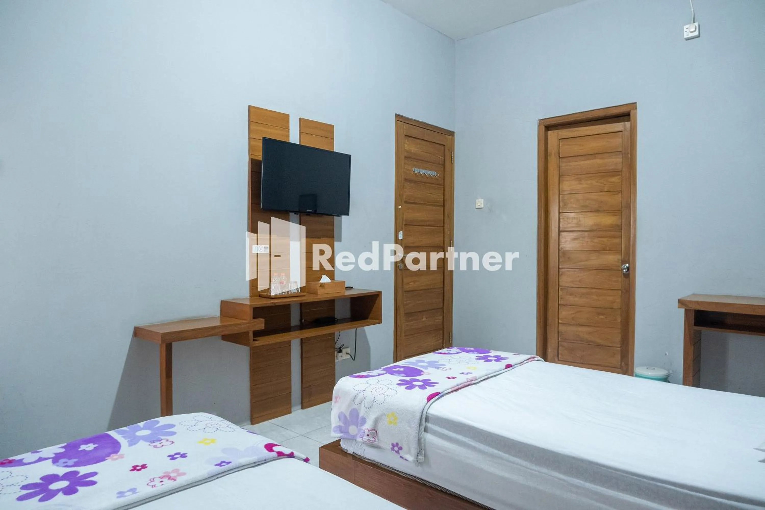 Bedroom, Bed in Omah Capung near Malioboro Area Mitra RedDoorz