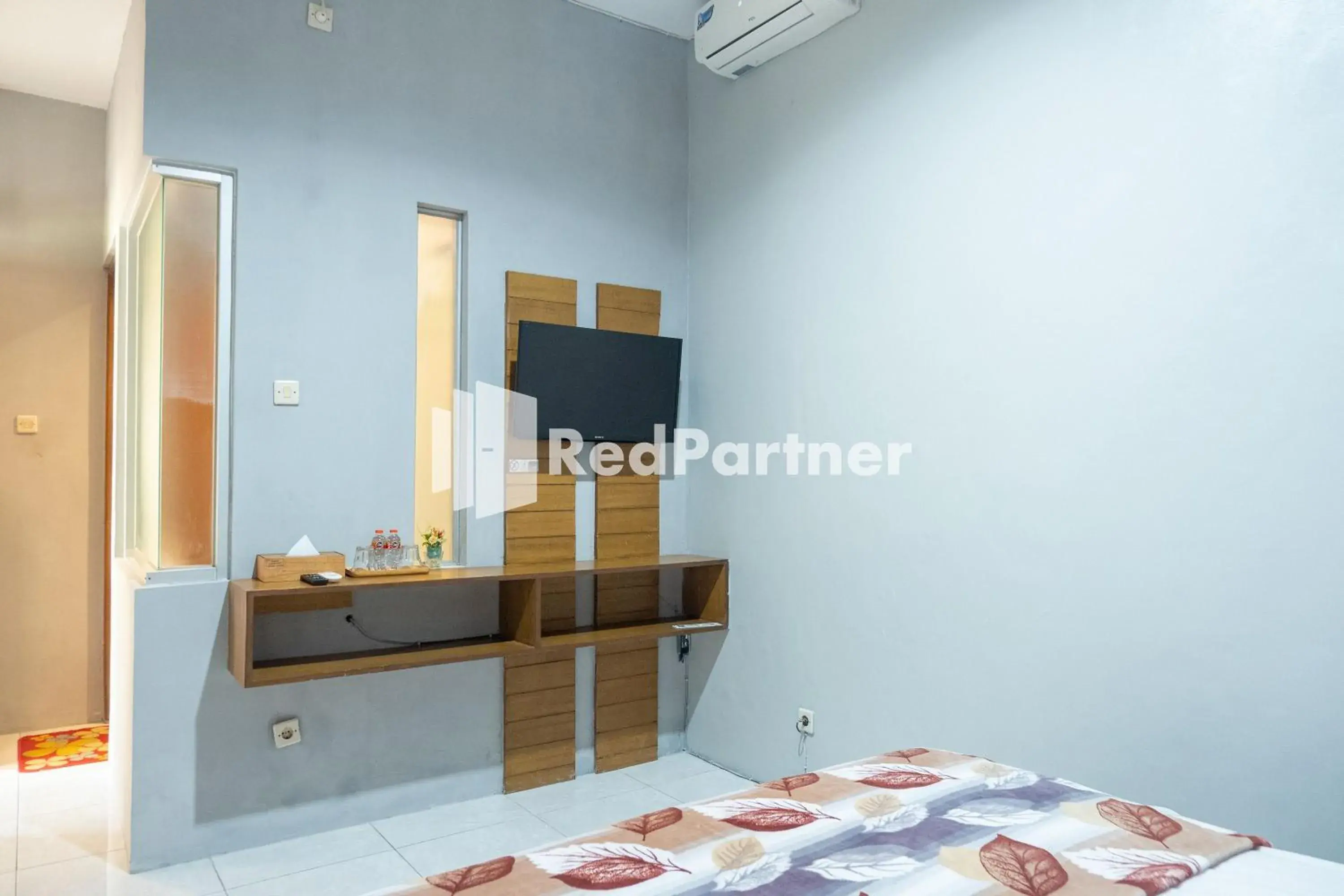 Bedroom, Bed in Omah Capung near Malioboro Area Mitra RedDoorz Bedroom, Bed in Omah Capung near Malioboro Area Mitra RedDoorz