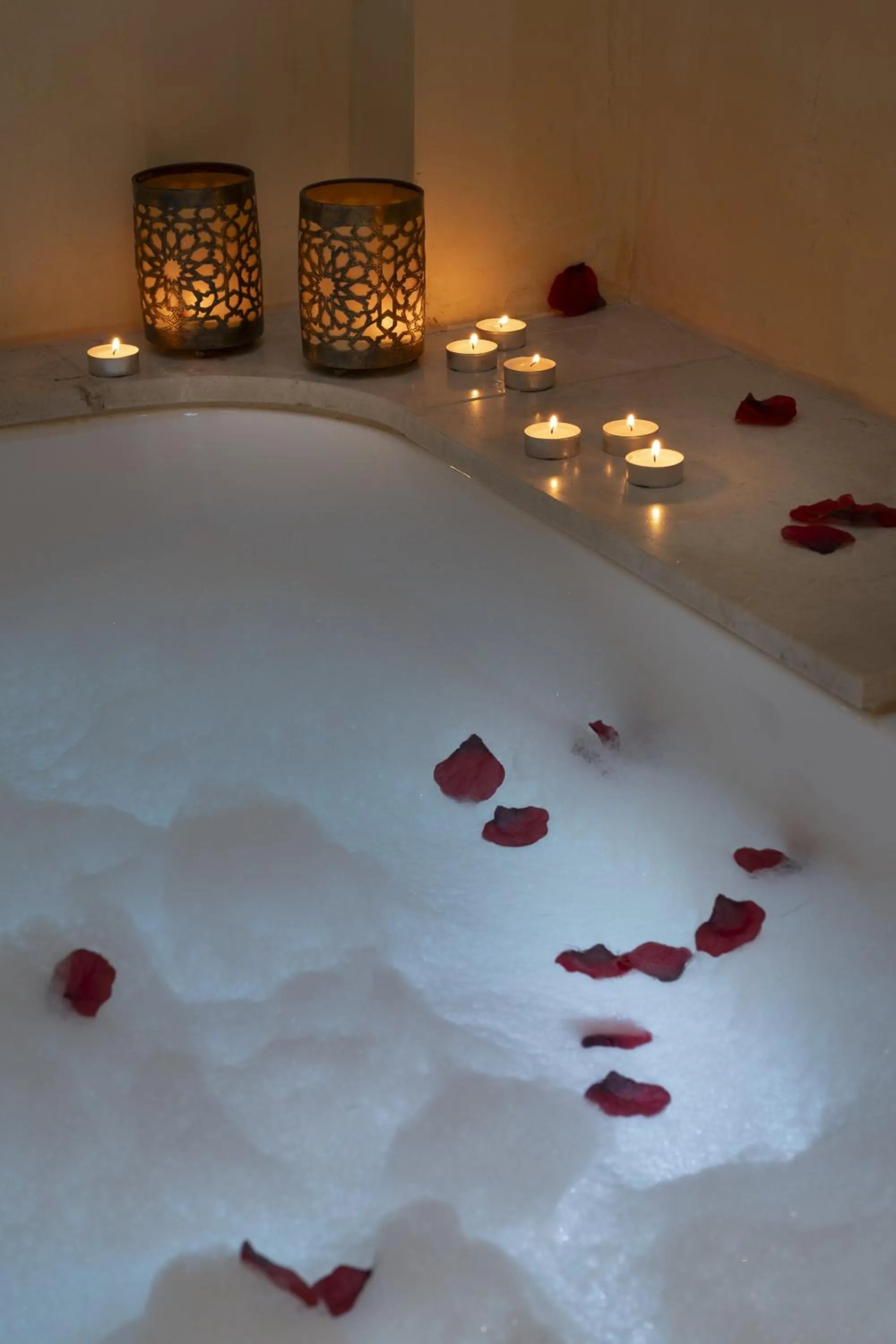 Hot Tub in Alcoba del Rey de Sevilla