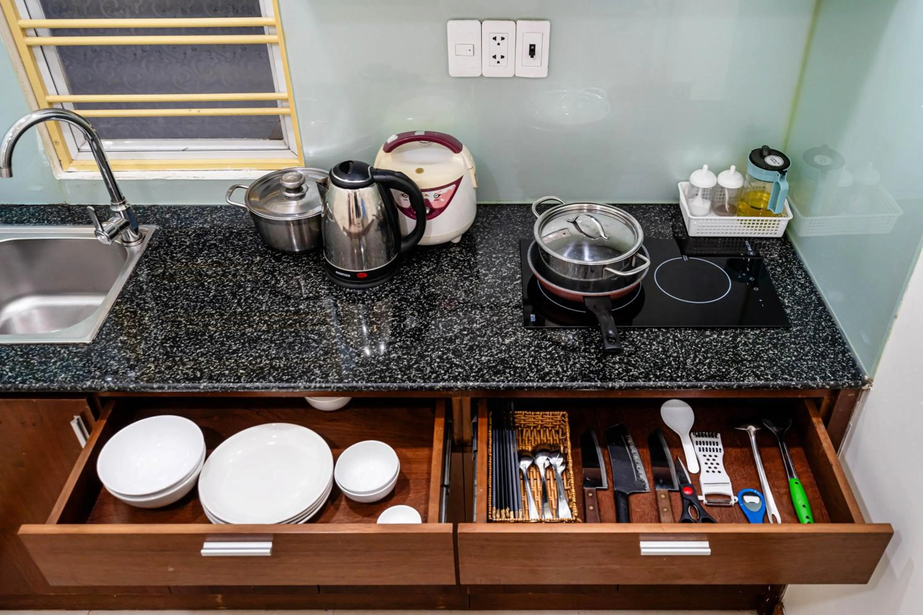 Kitchen or kitchenette in WE HOME Japan Town