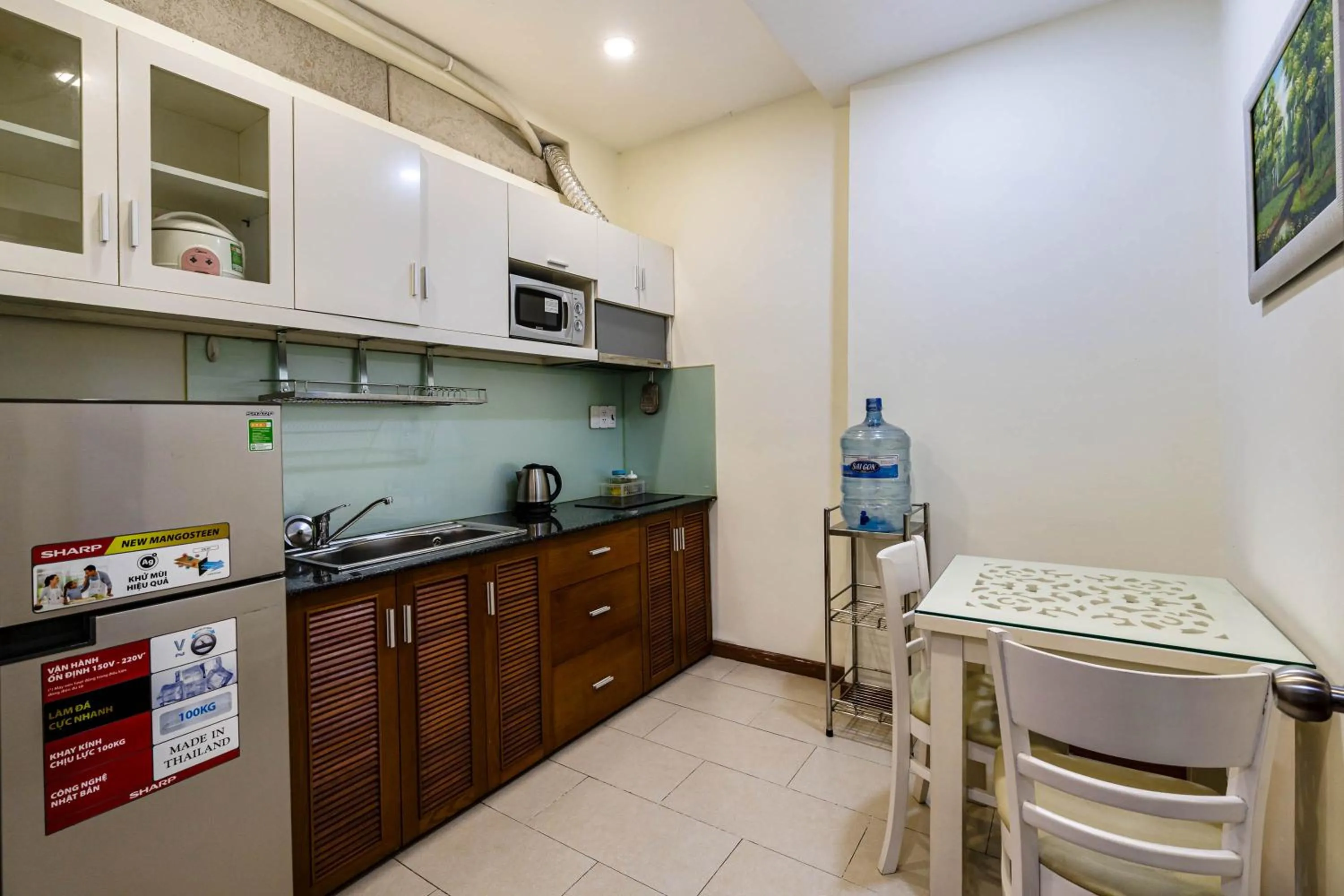 Kitchen or kitchenette in WE HOME Japan Town