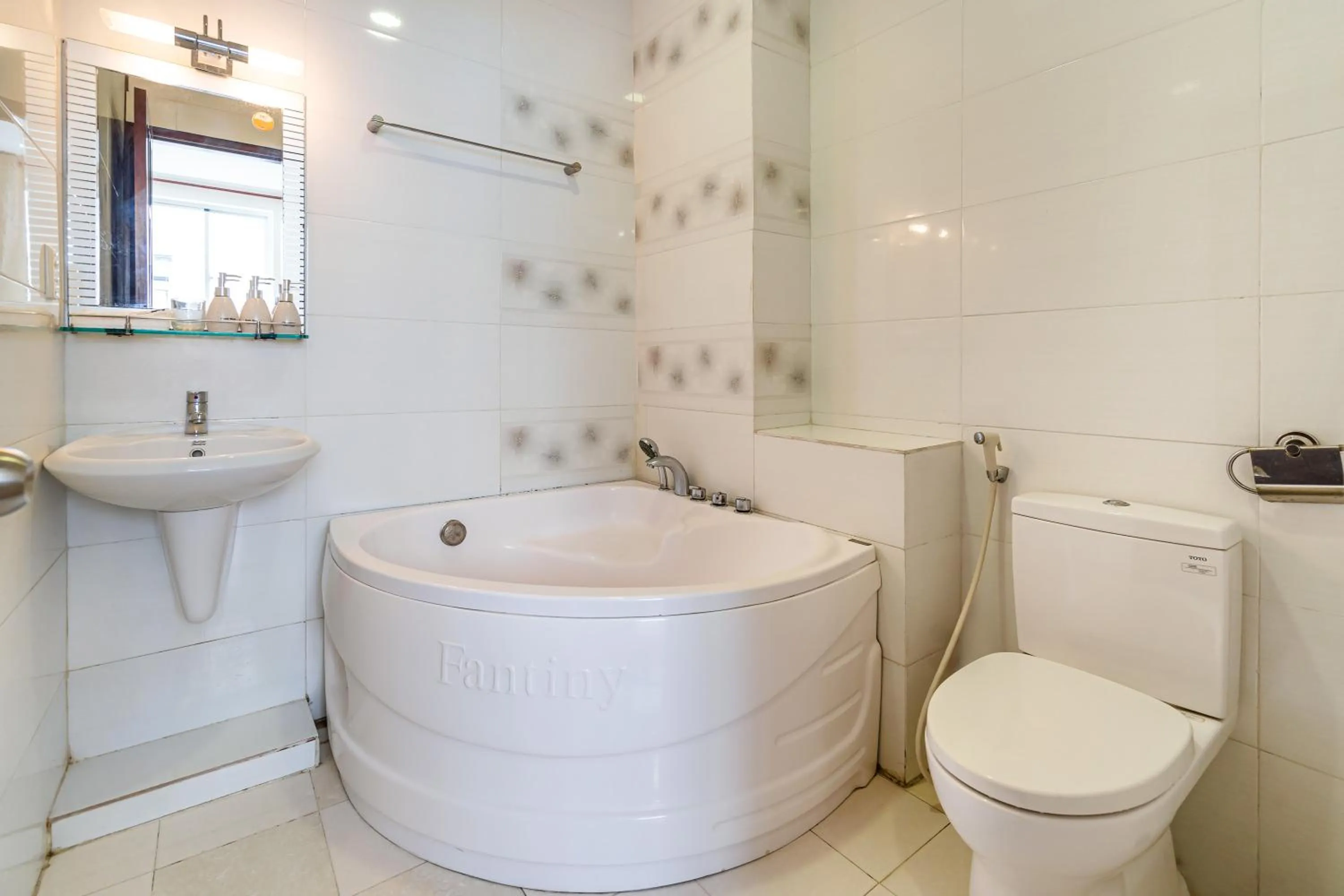 Toilet in WE HOME Japan Town