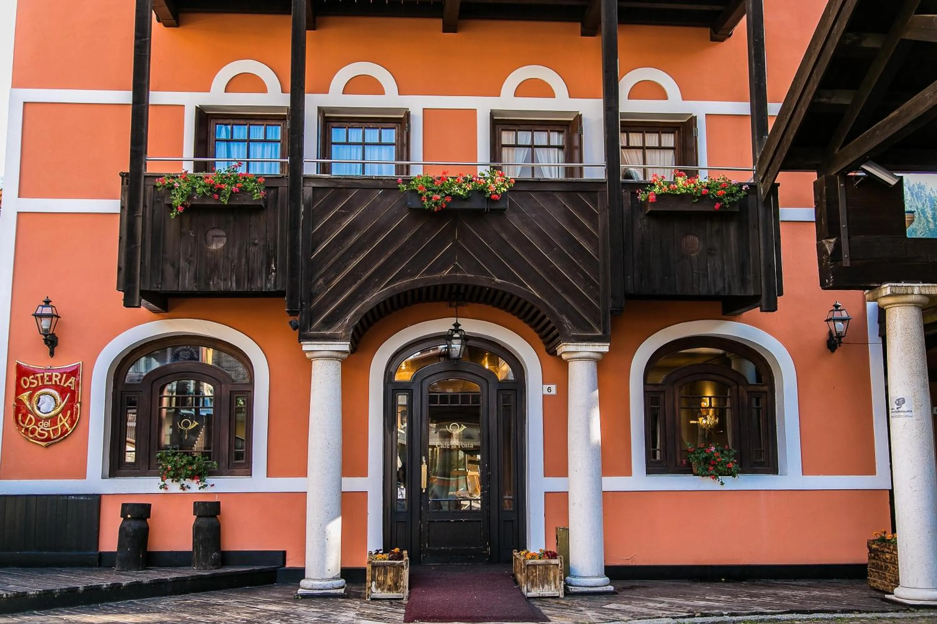 Property building in Hotel Posta R.T.A.