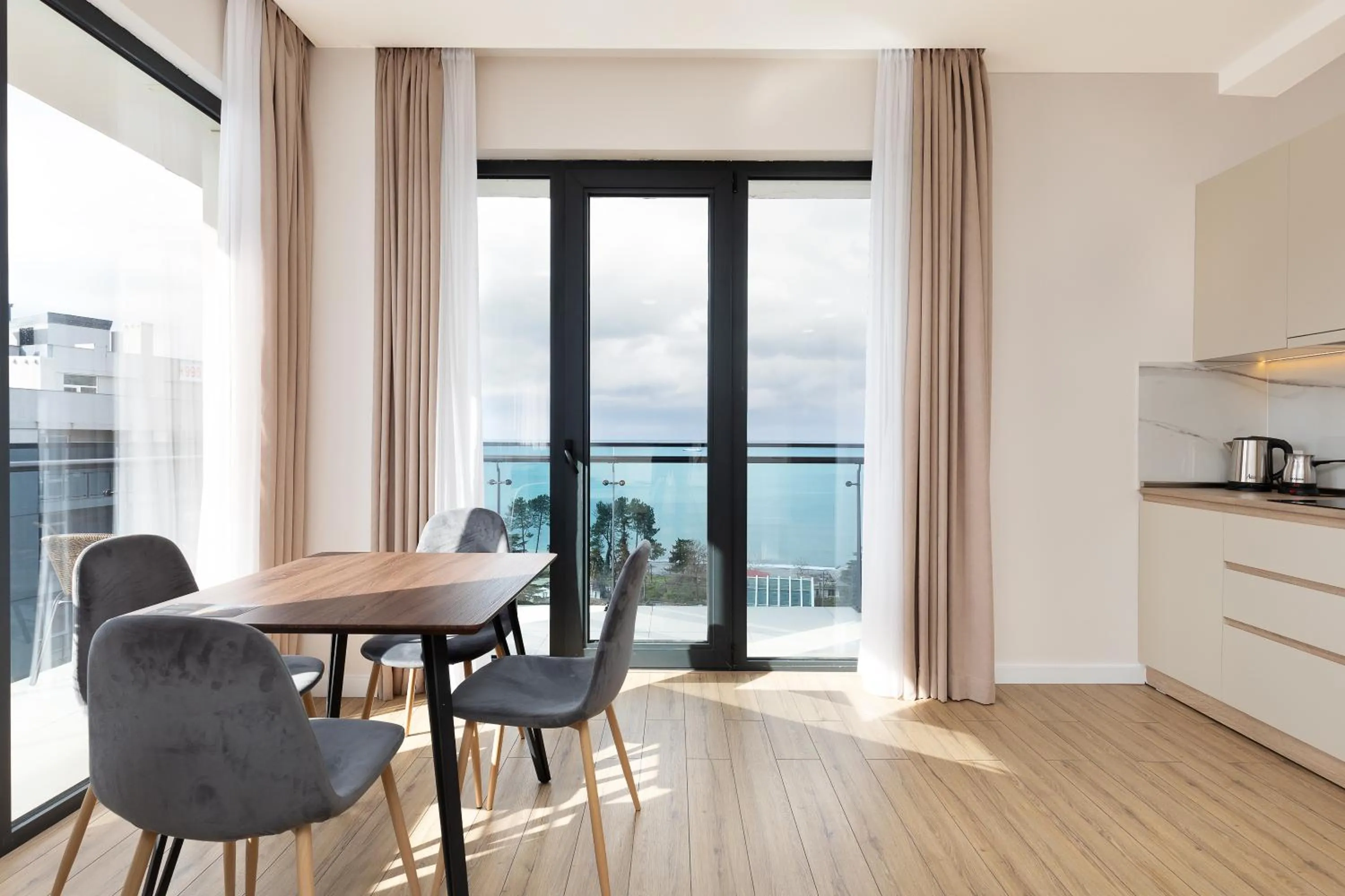 Deluxe Double Room in Next Green Aparthotel OFFICIAL