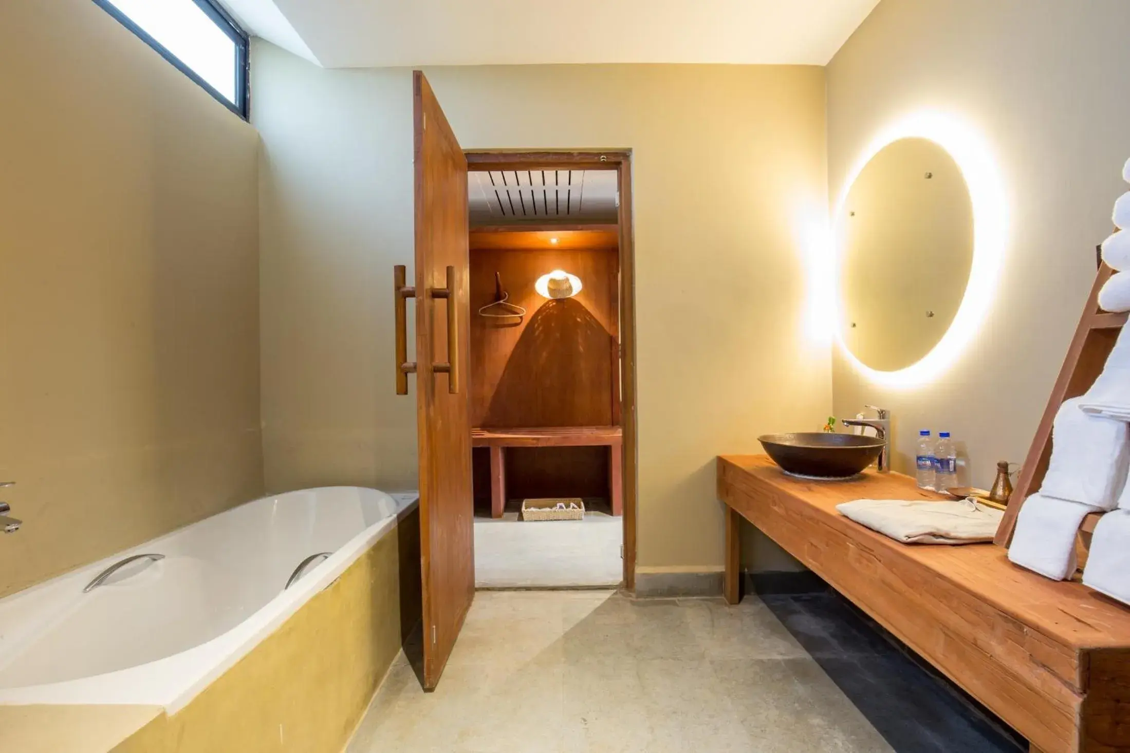 Deluxe Double Room - single occupancy in Sanctuary Chitwan National Park Deluxe Double Room - single occupancy in Sanctuary Chitwan National Park