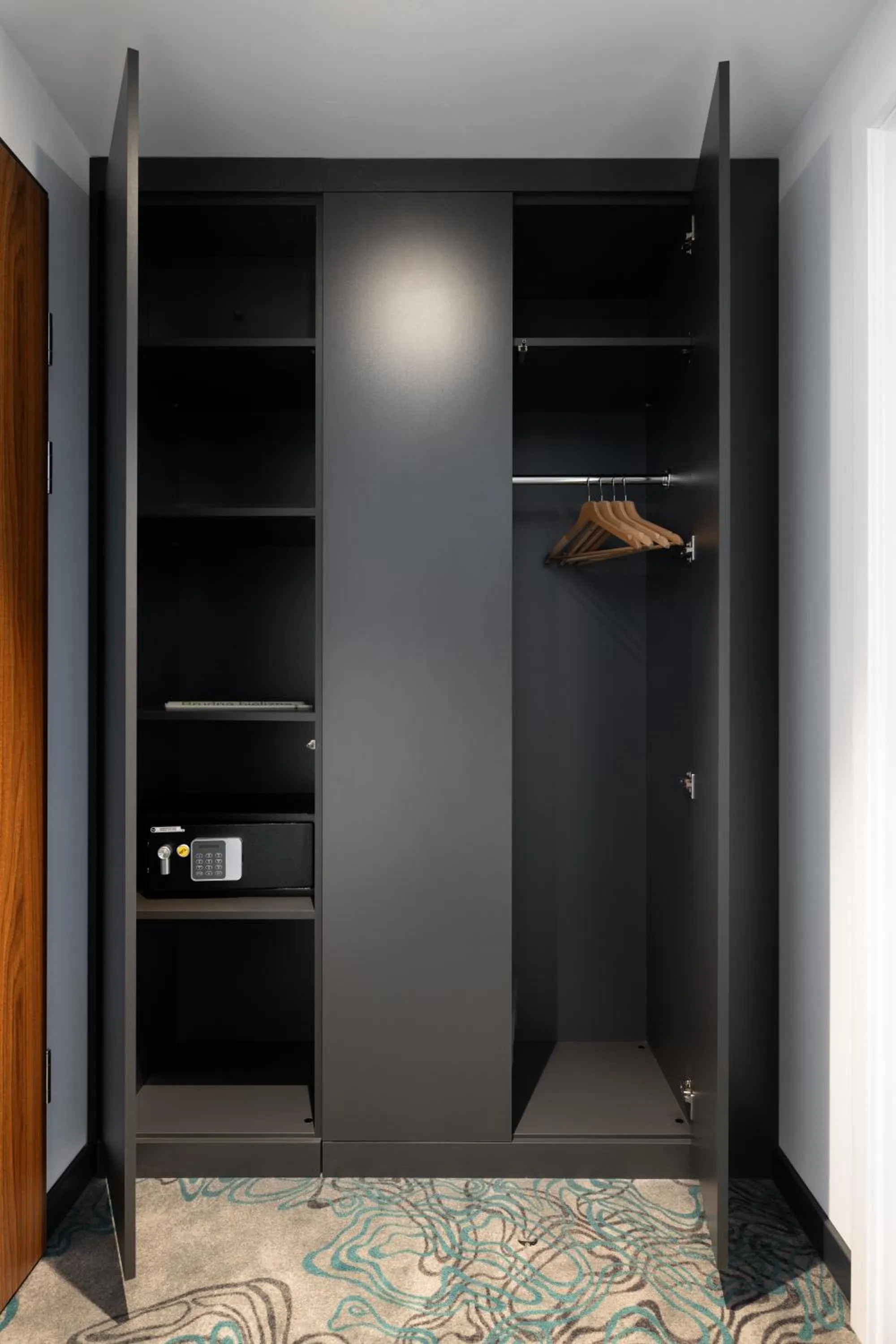 wardrobe in Hotel Kyriad Stargard