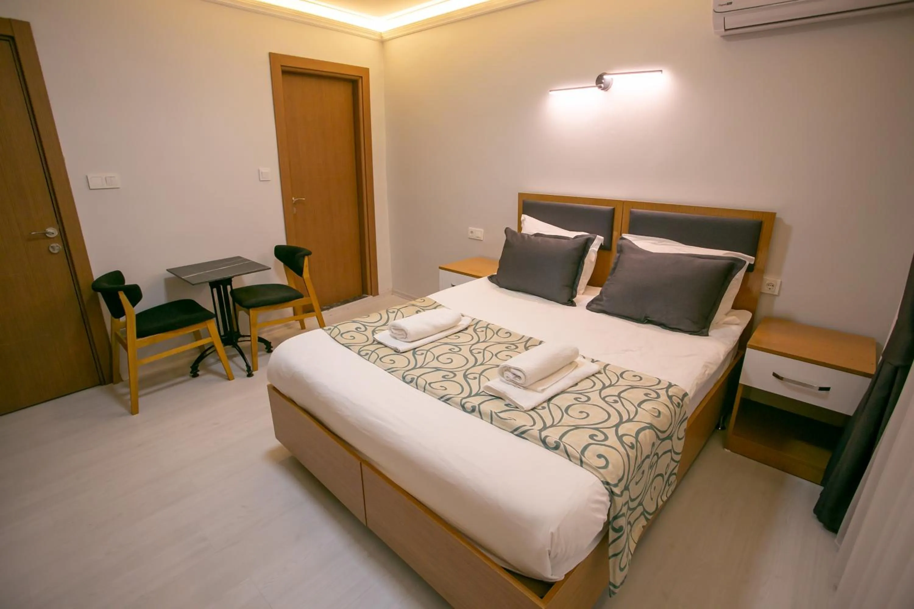 Photo of the whole room, Bed in BLAU GRÜN İSTANBUL OTEL