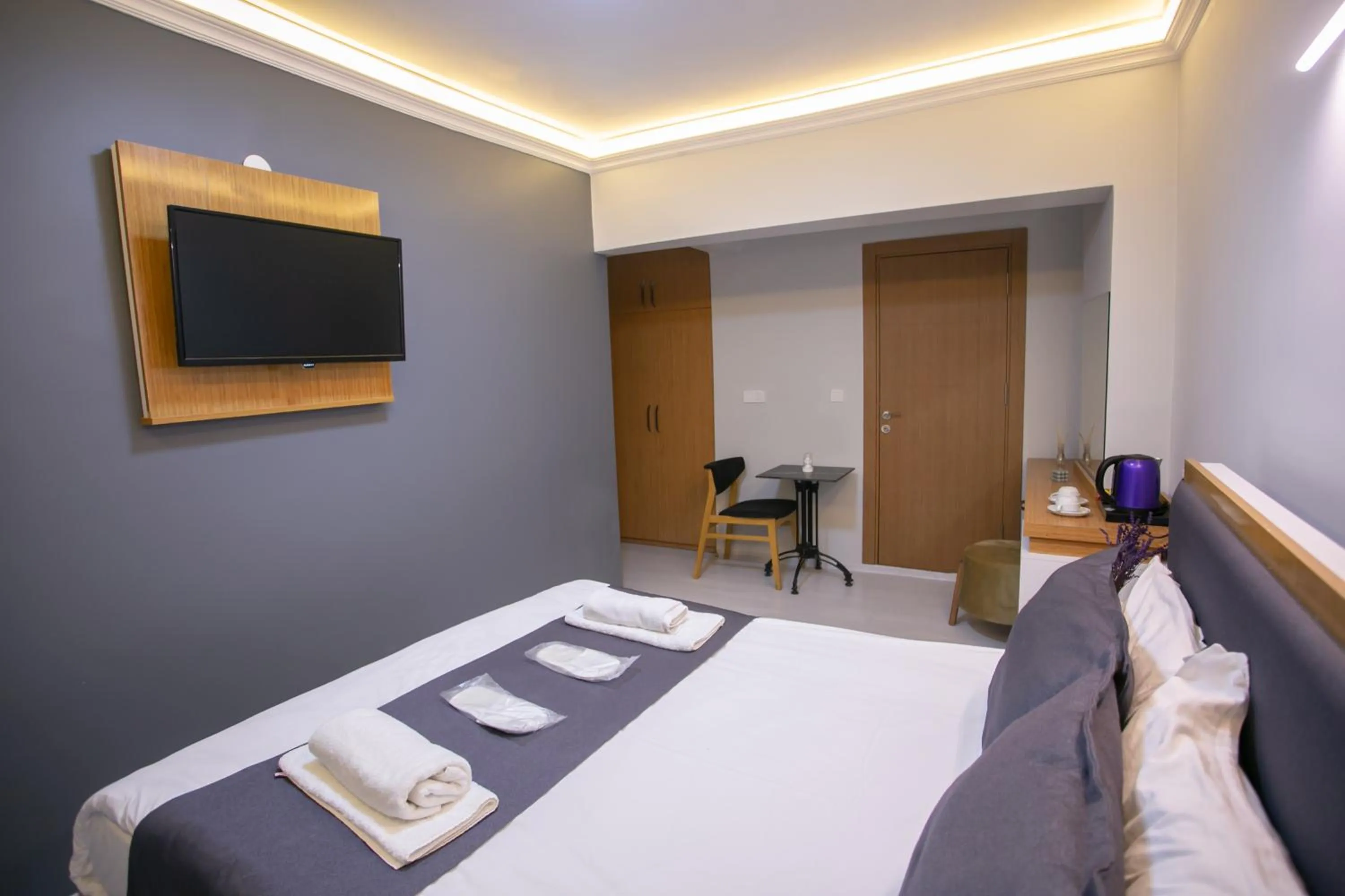 Photo of the whole room, Bed in BLAU GRÜN İSTANBUL OTEL