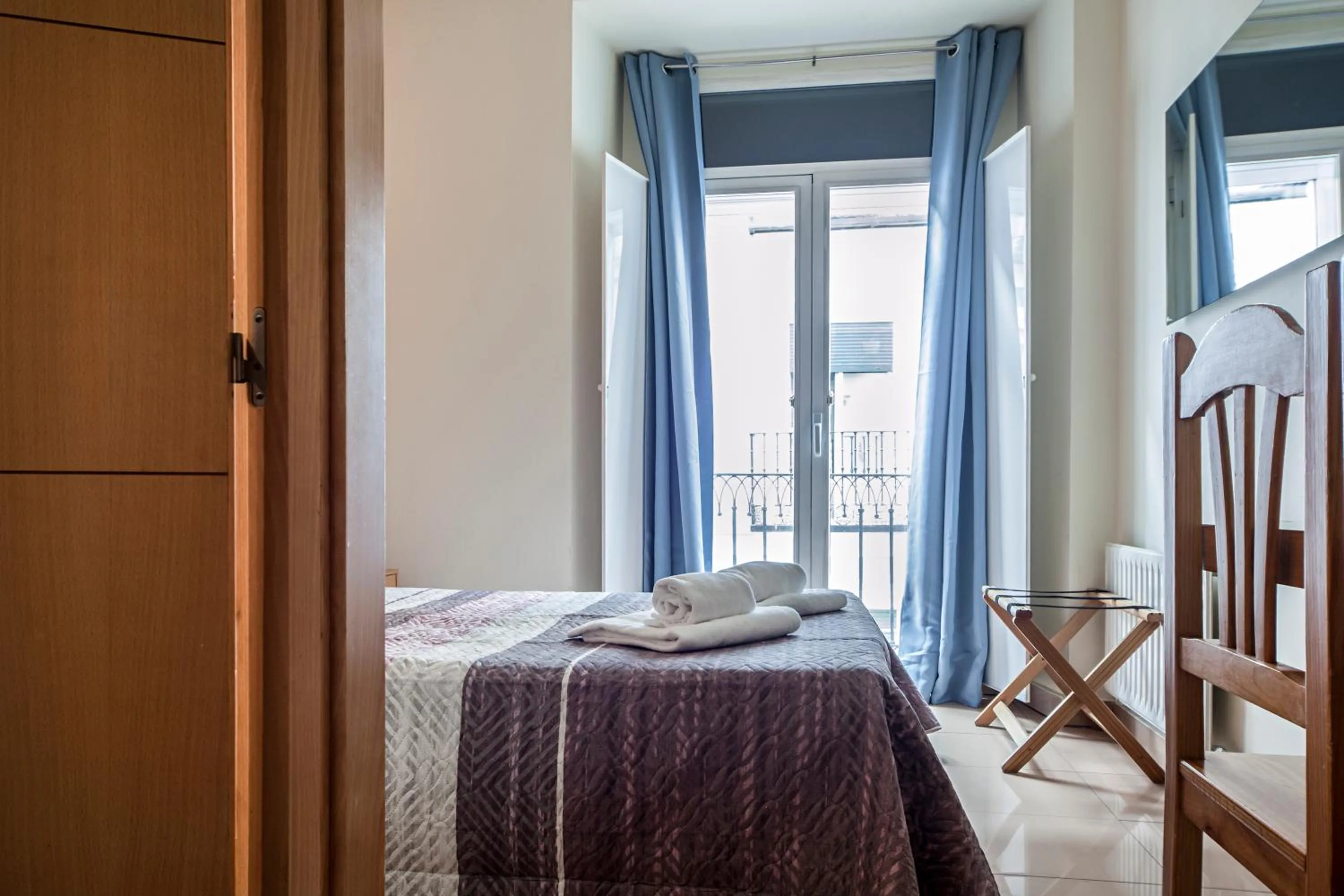 Bedroom, Bed in Hostal Inter Puerta del Sol AUTO CHECK IN