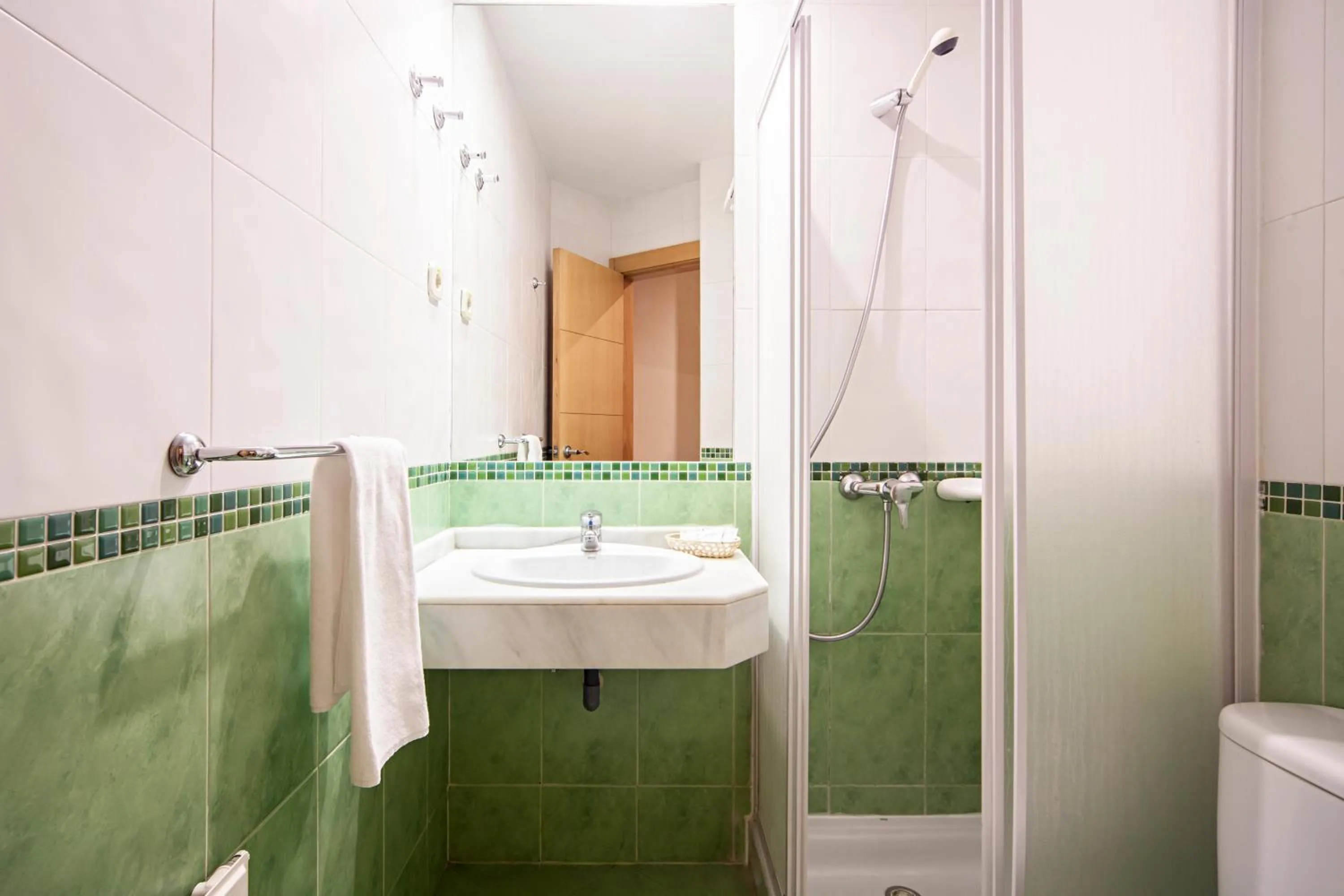 Bathroom in Hostal Inter Puerta del Sol AUTO CHECK IN