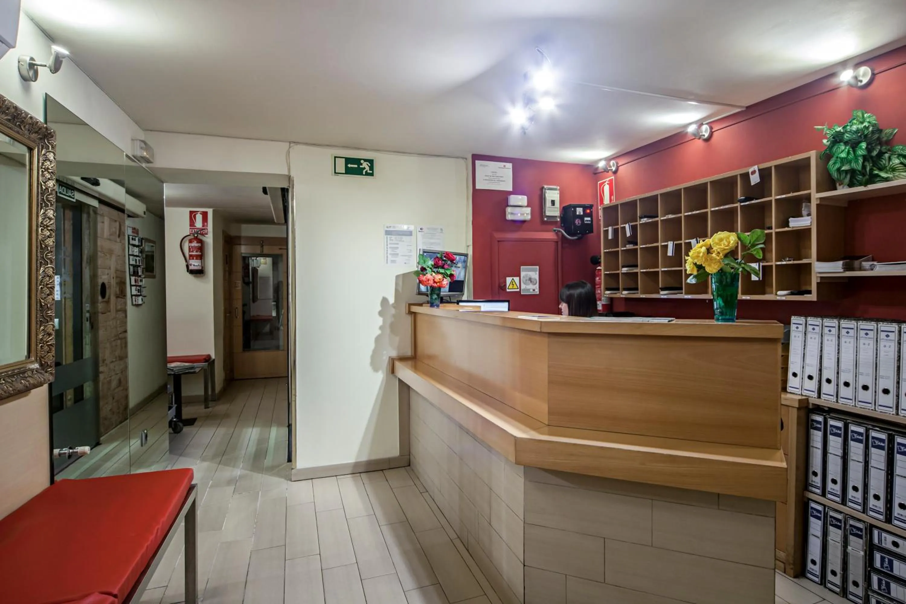 Lobby or reception in Hostal Inter Puerta del Sol AUTO CHECK IN