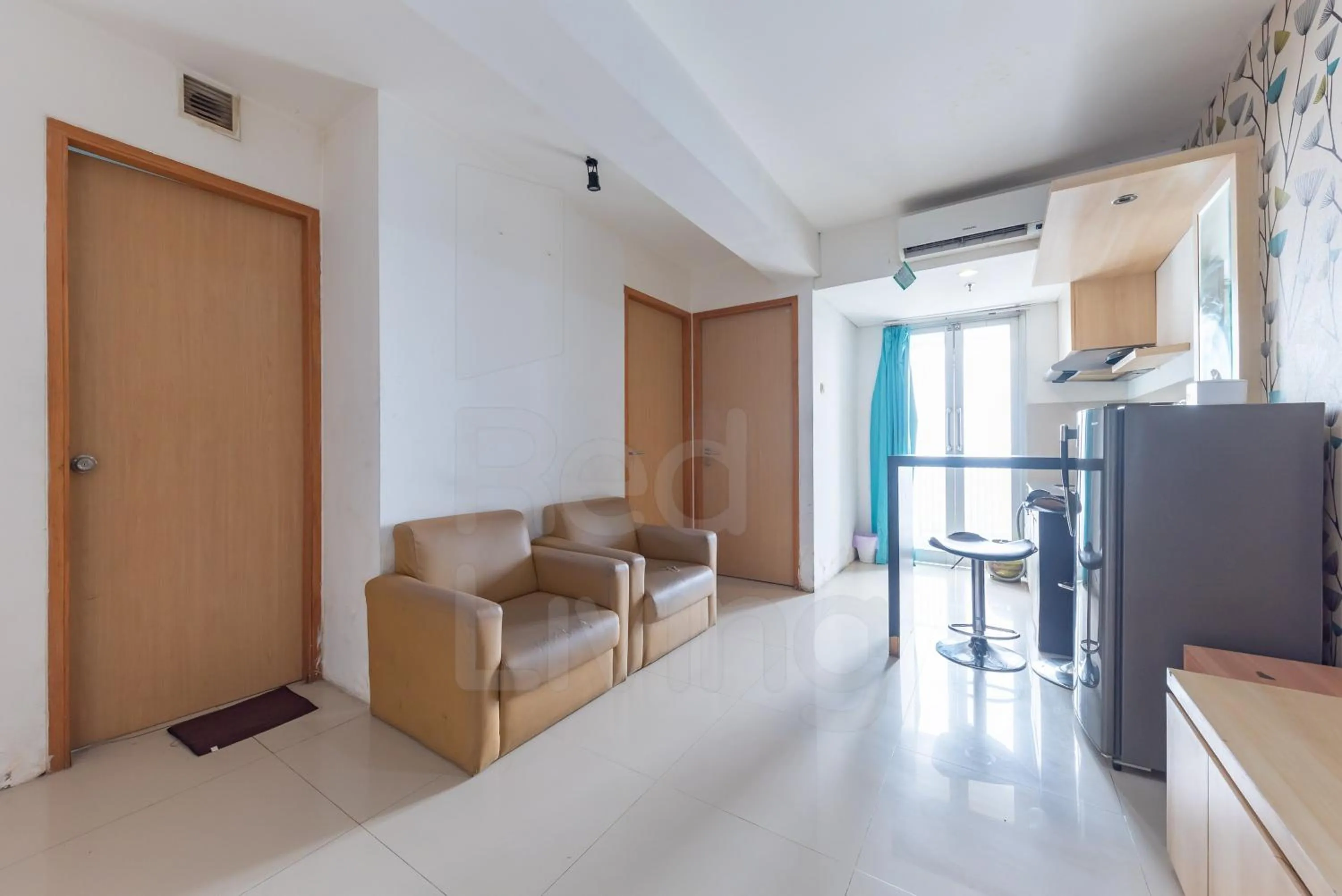 Seating area in RedLiving Apartemen Star Semarang - Sky Tower Lantai 22