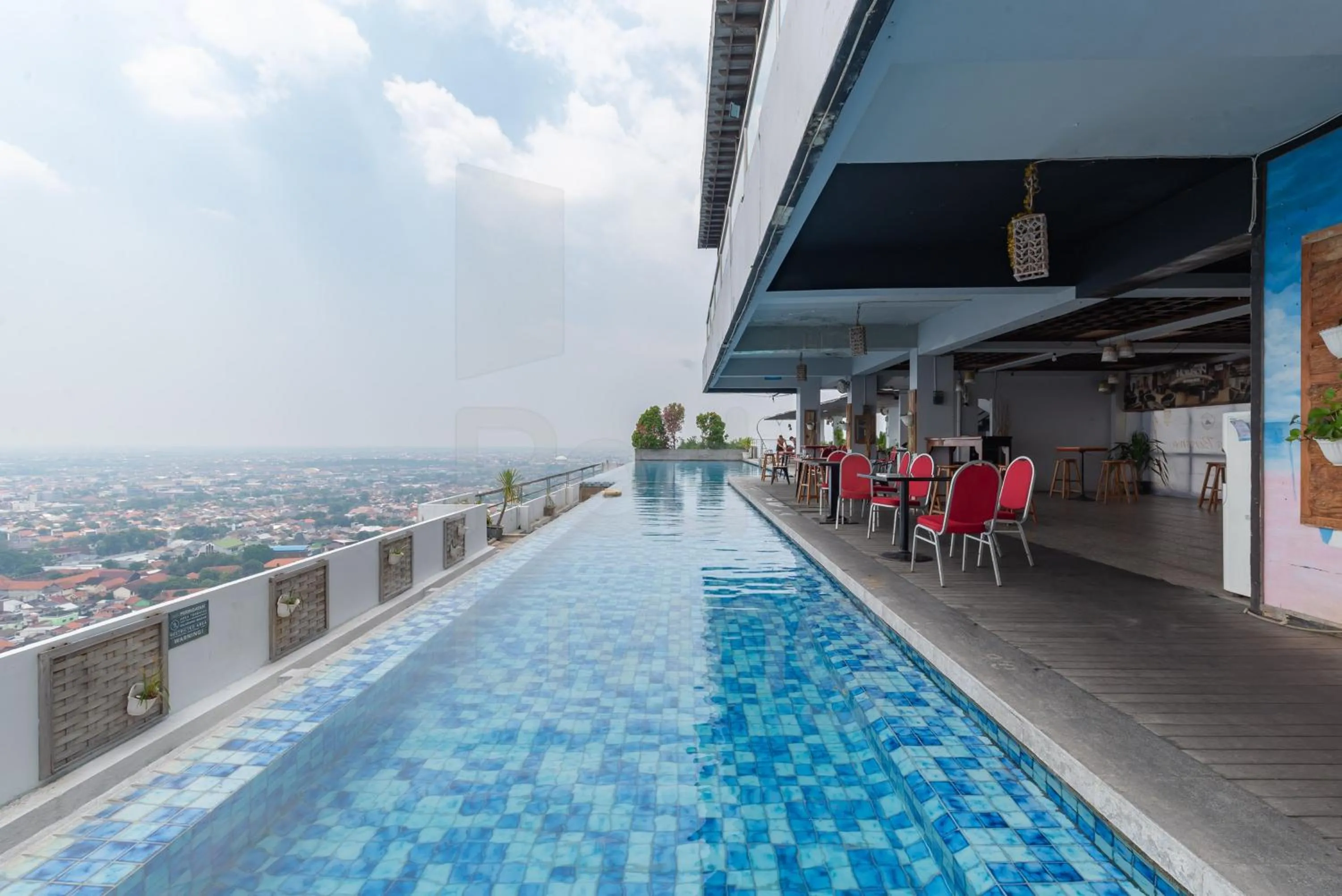 Swimming pool in RedLiving Apartemen Star Semarang - Sky Tower Lantai 22
