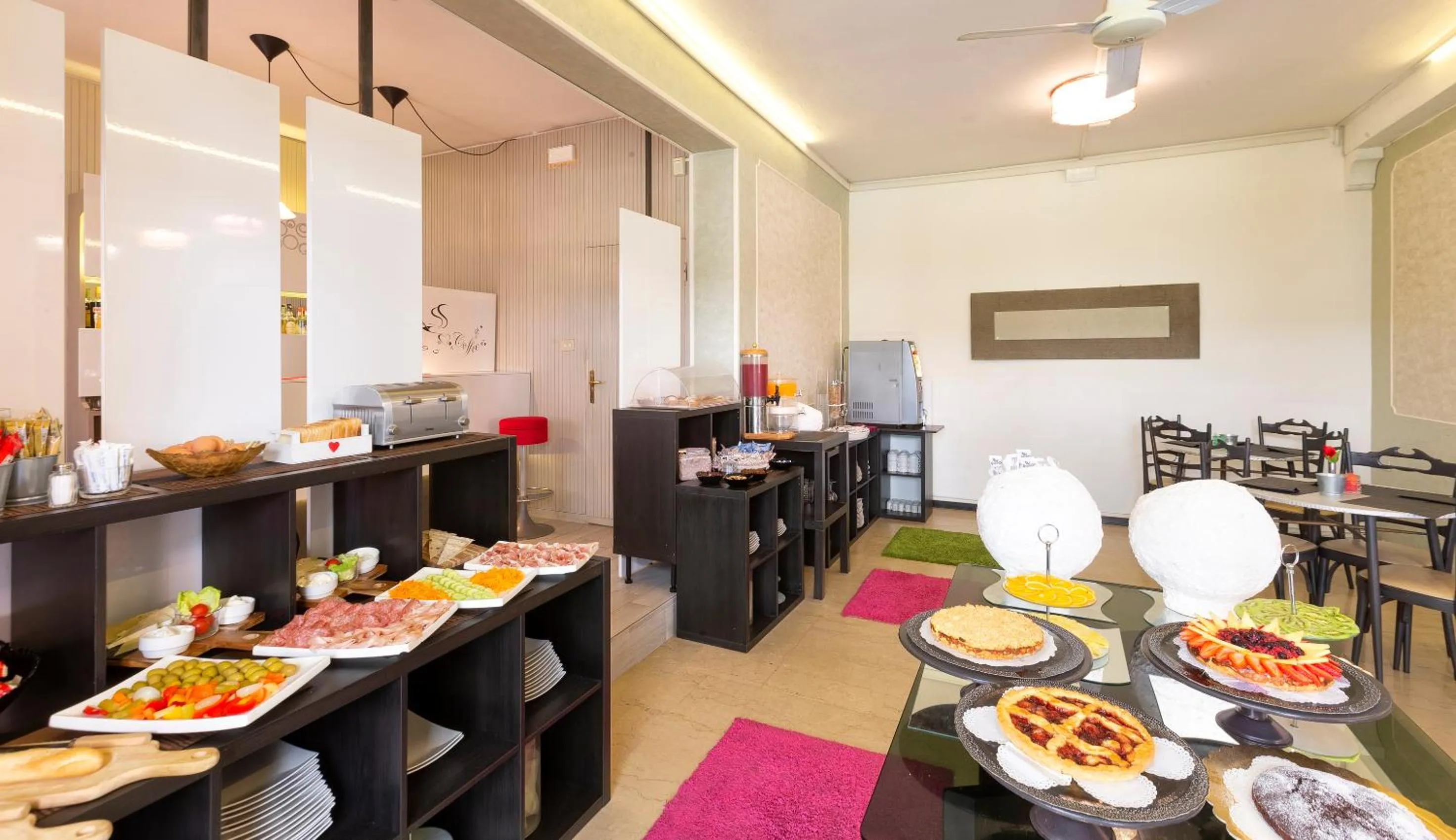 Breakfast in Hotel Condor-New 2024-Con Piscina