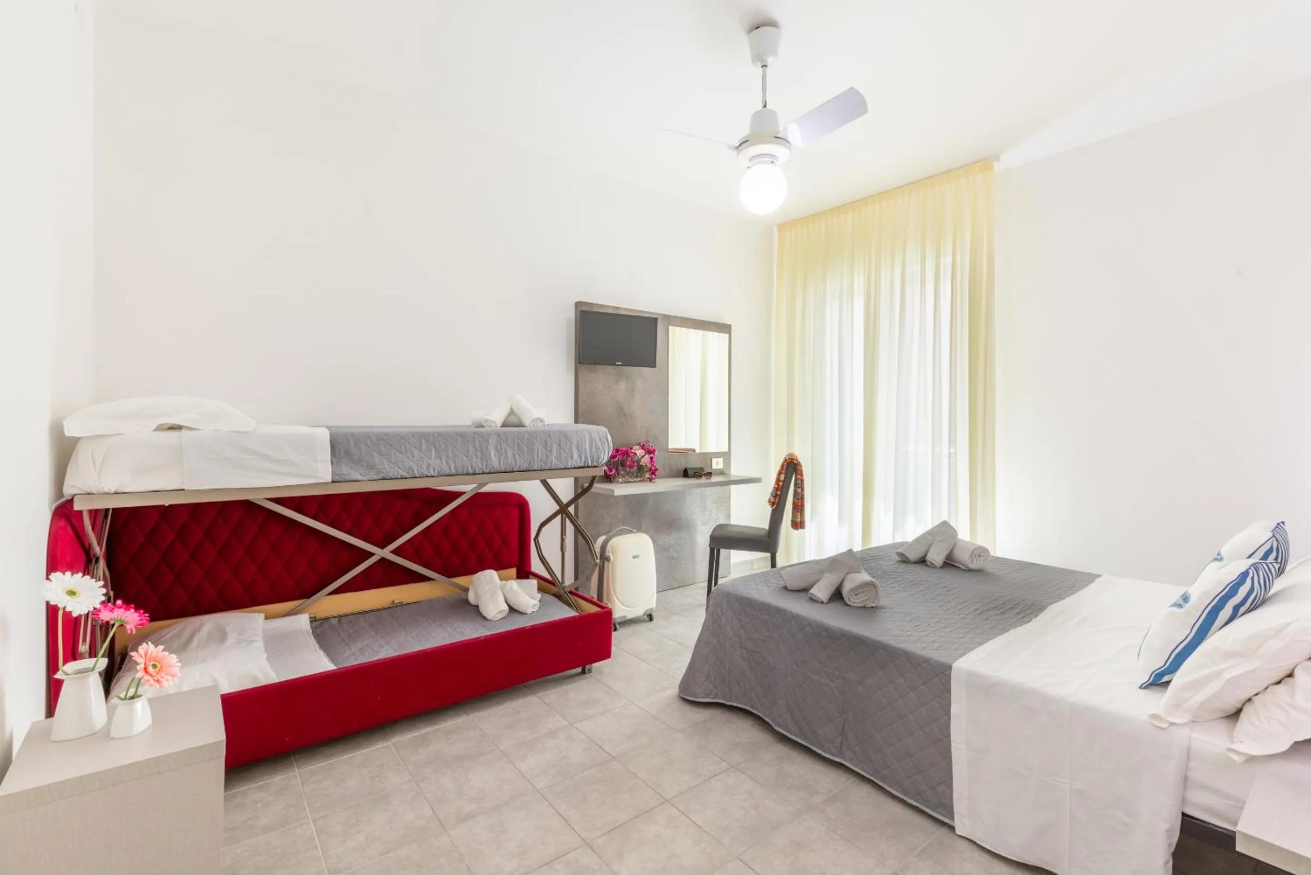 Living room in Hotel Condor-New 2024-Con Piscina