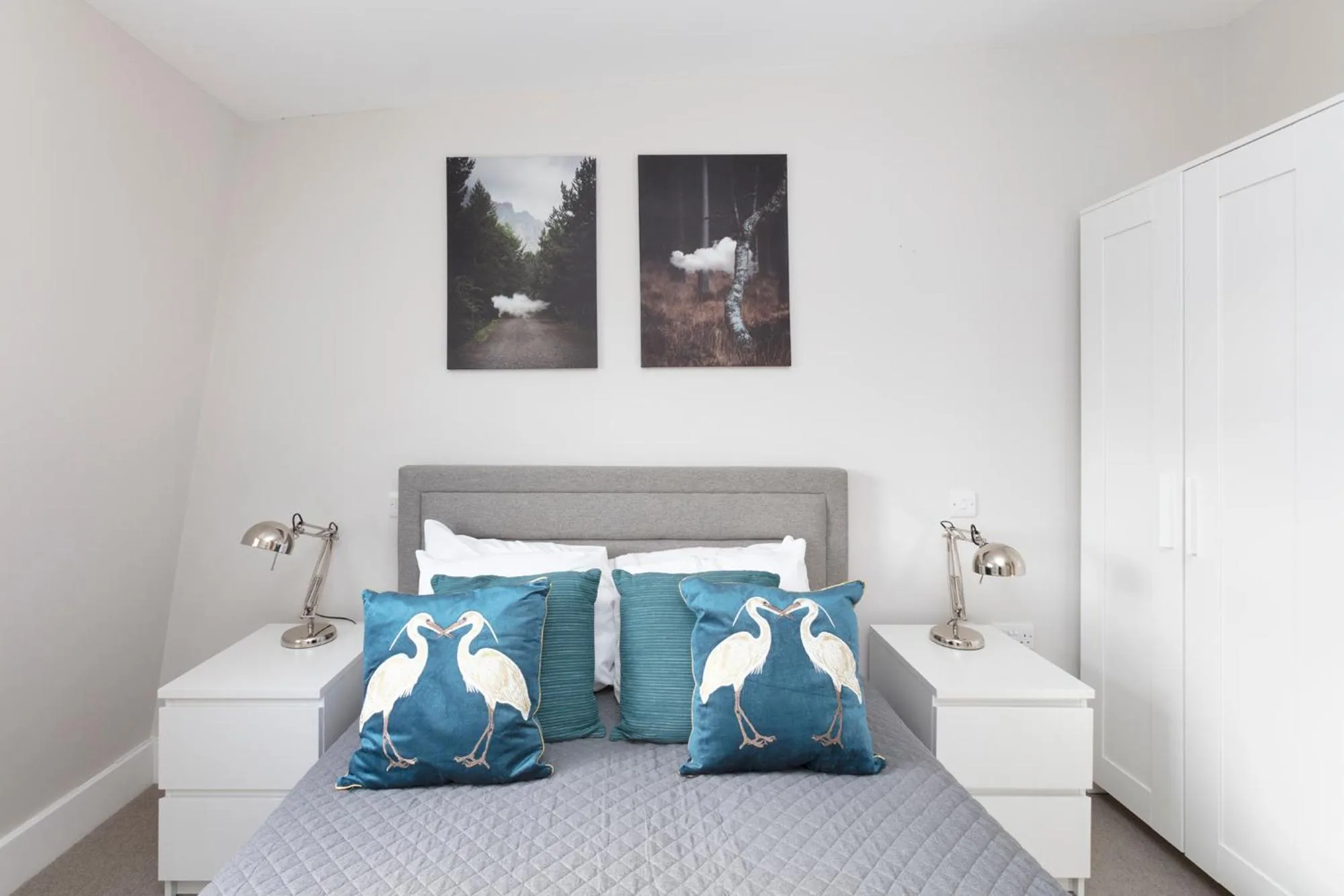 Bed in Fabulous Central Windsor Town House With Parking