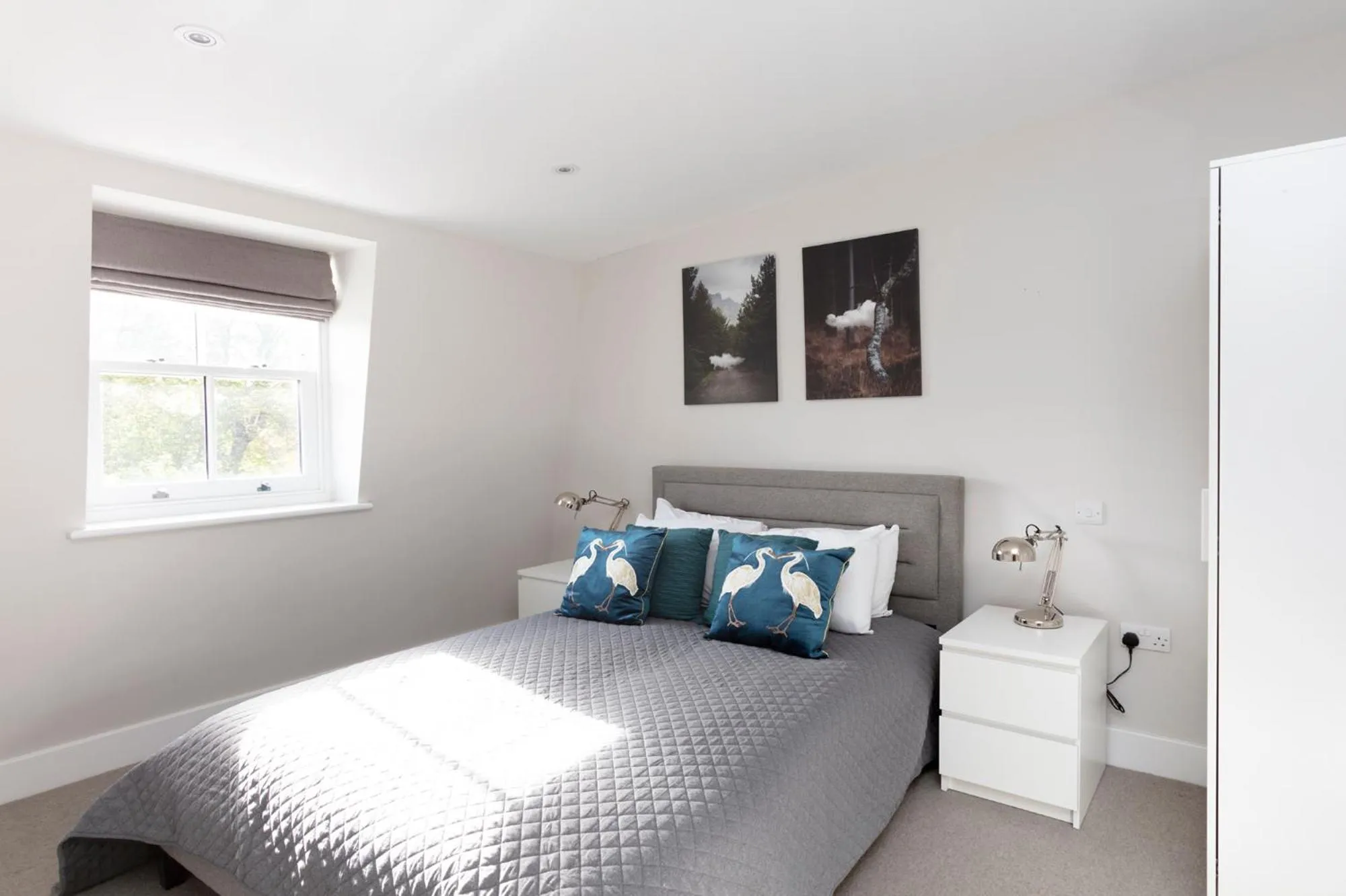 Bed in Fabulous Central Windsor Town House With Parking