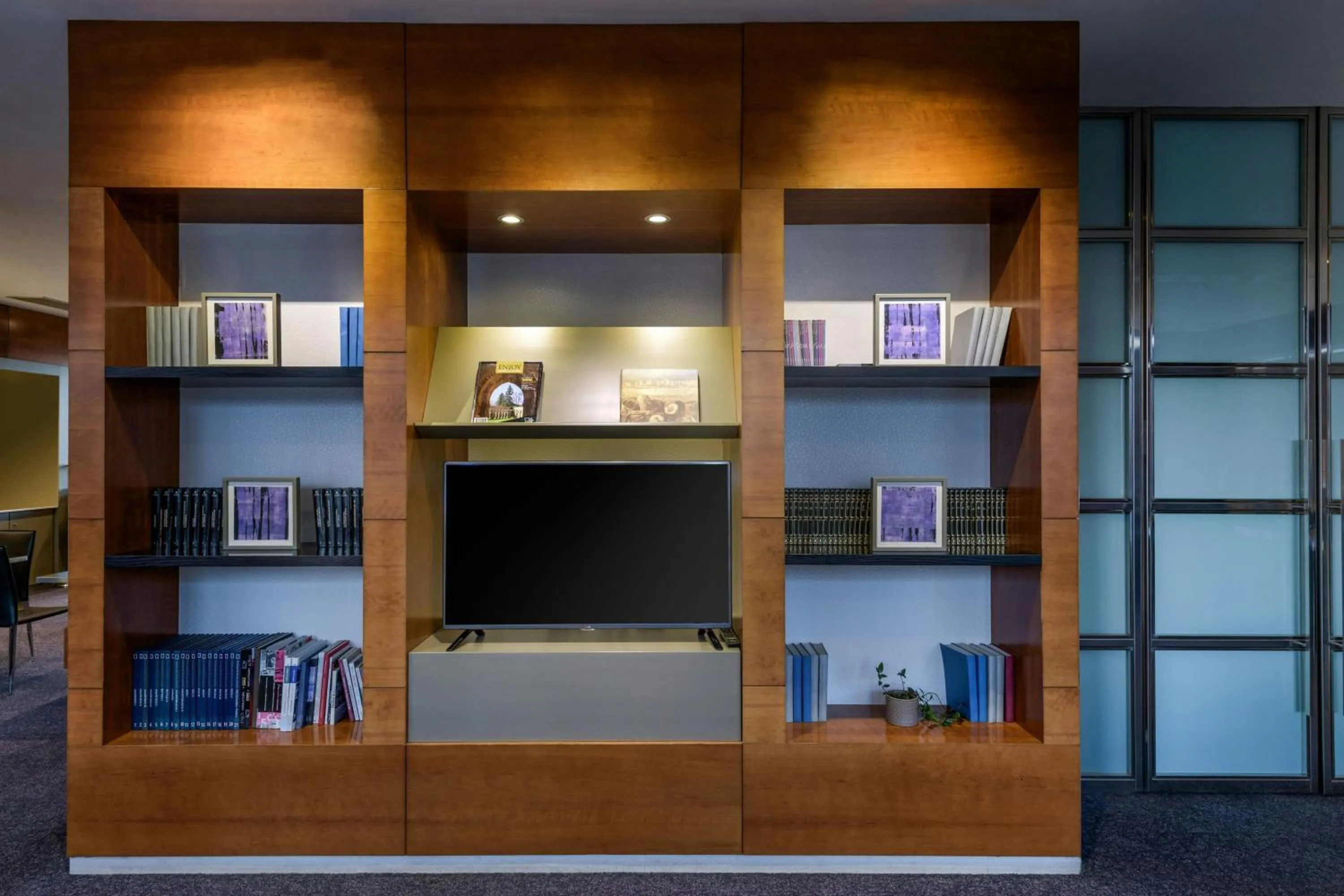 Lounge or bar in AC Hotel Palencia by Marriott