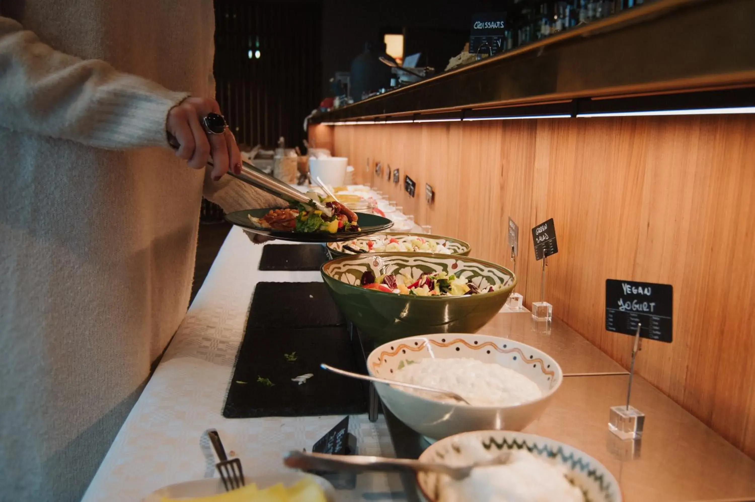 Food and drinks in Enter St Elisabeth Suites & Spa Food and drinks in Enter St Elisabeth Suites & Spa