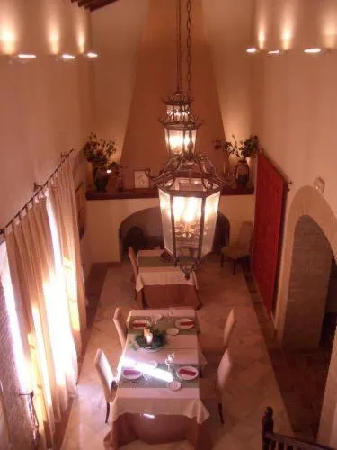 Restaurant/places to eat in Hacienda Los Jinetes