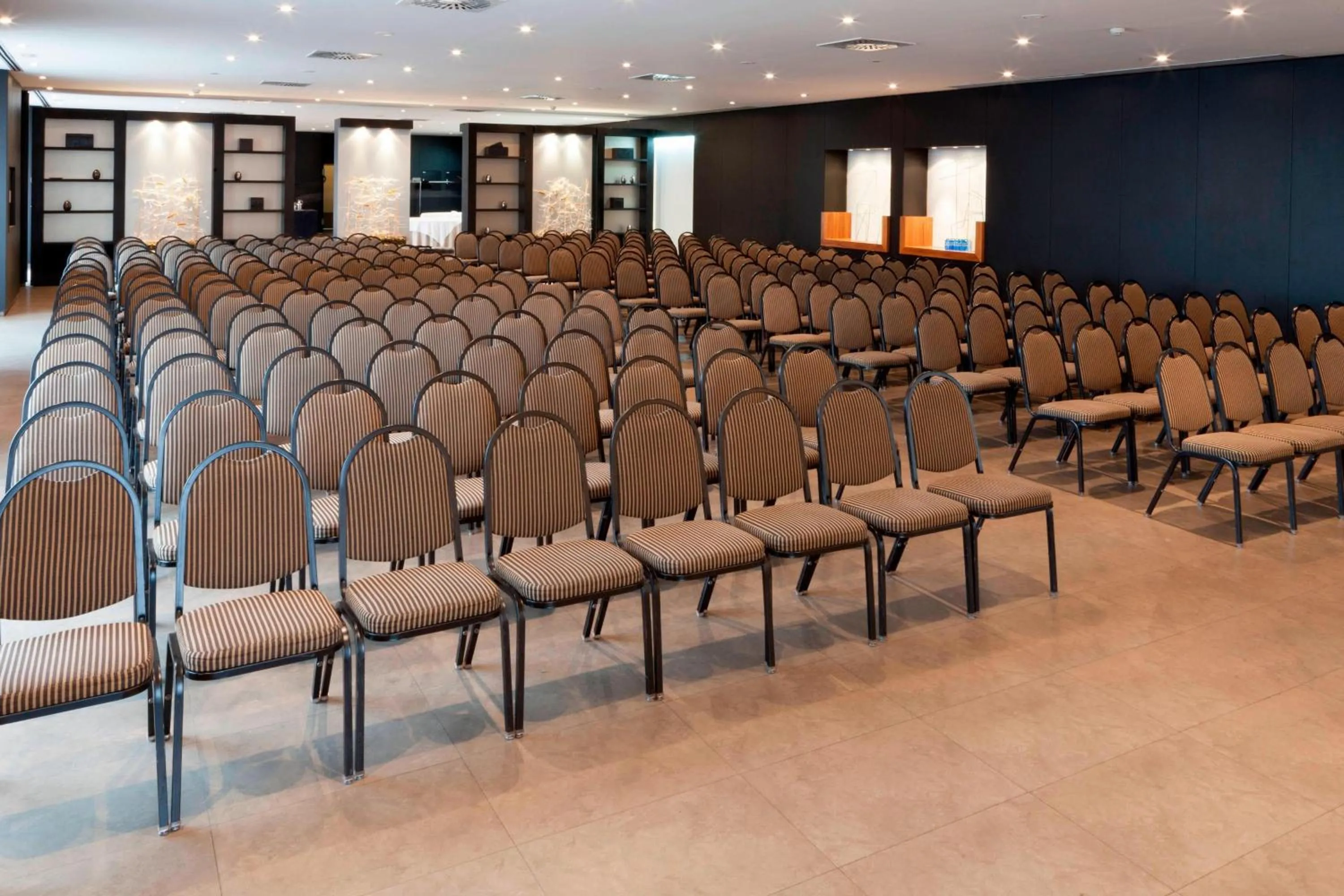 Entertainment in AC Hotel by Marriott Madrid Airport