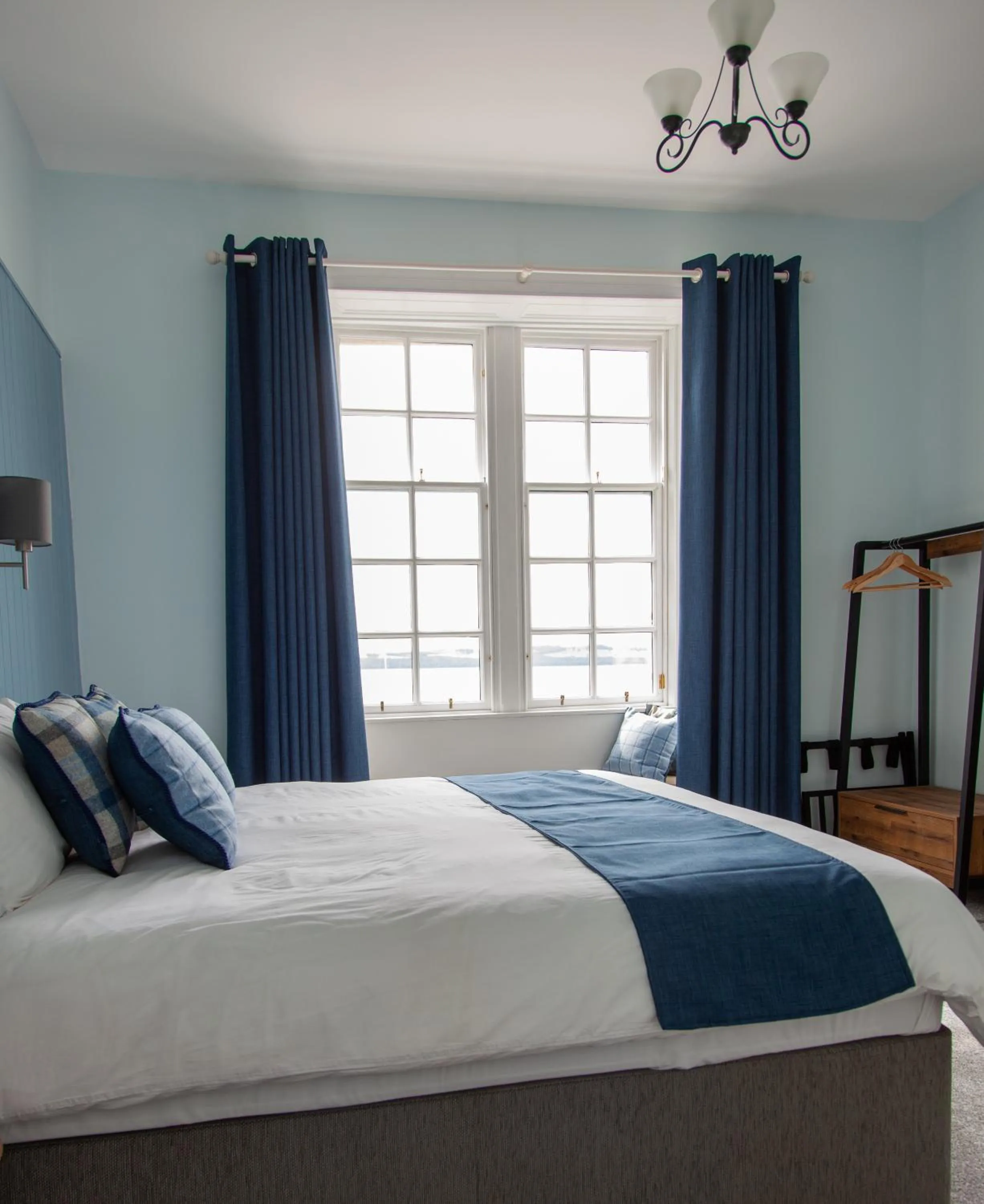 Bedroom, Bed in Coorie