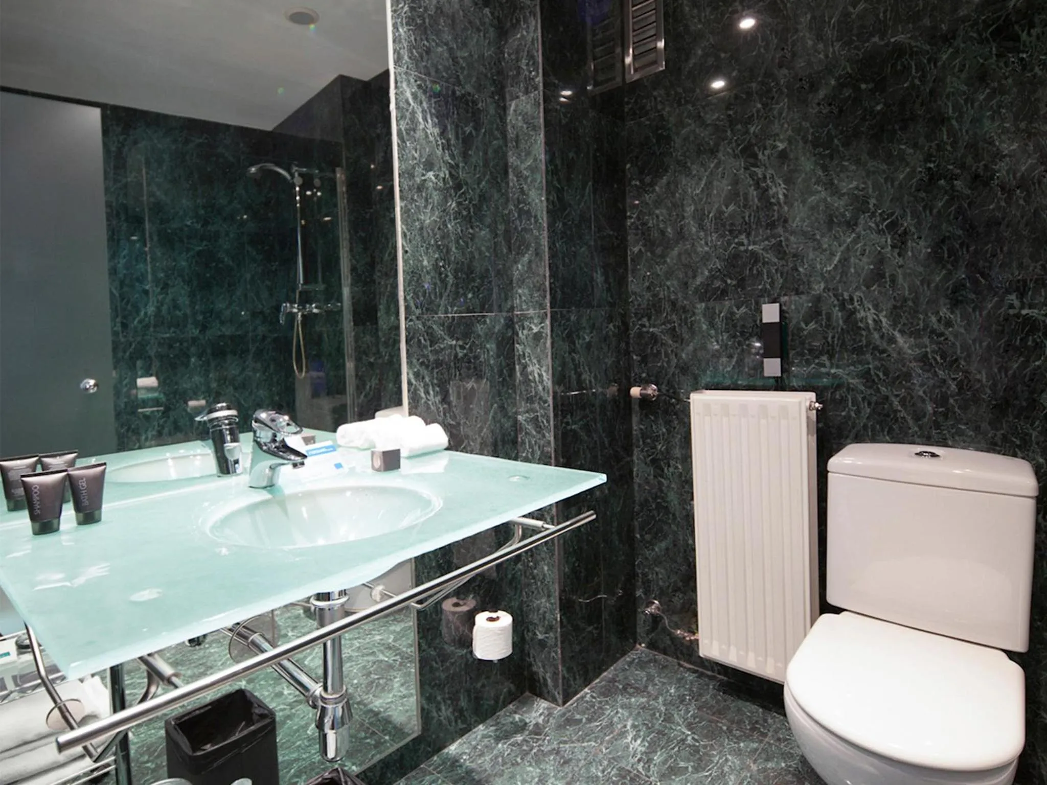 Bathroom in Hotel Ciutat Martorell