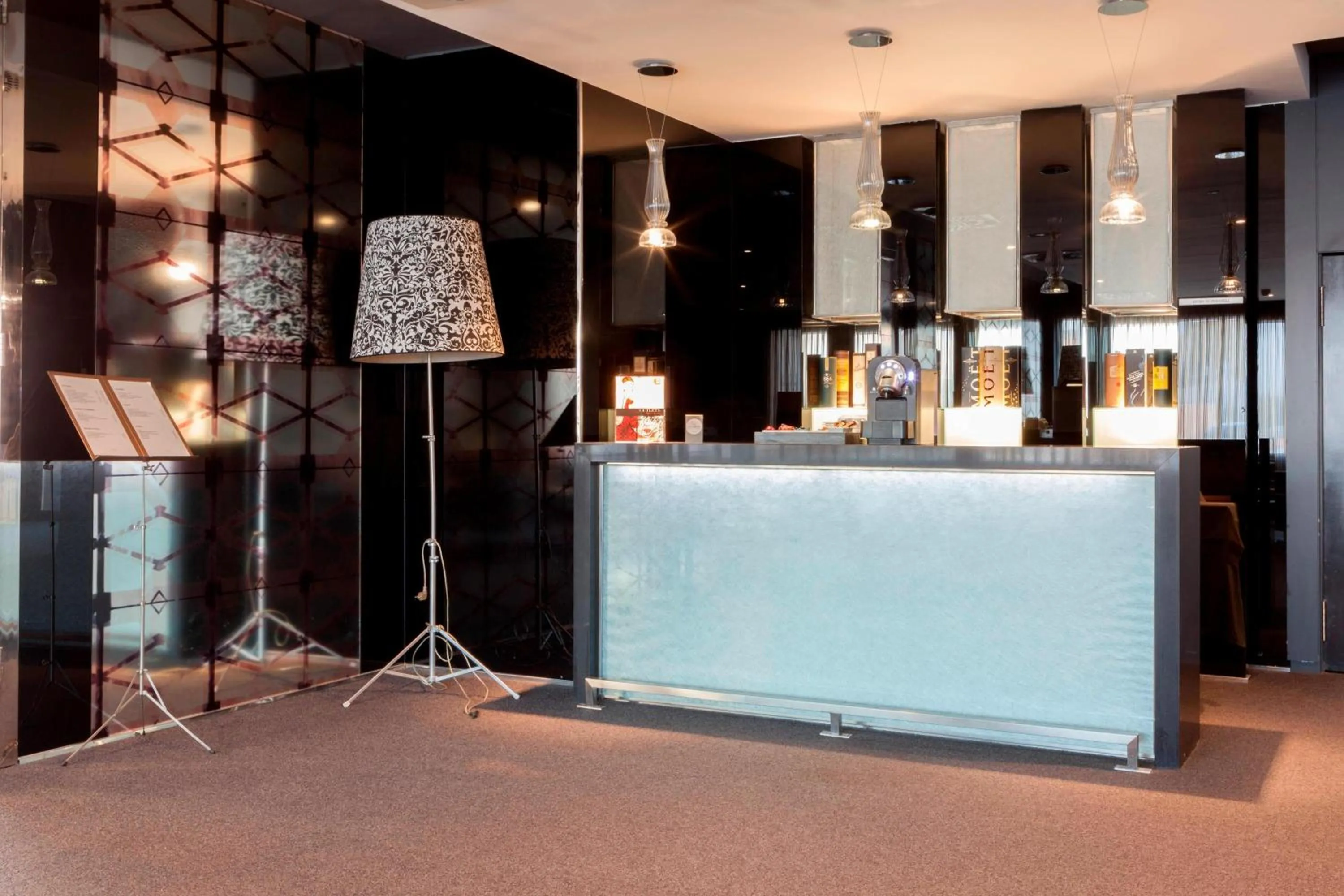 Lounge or bar in AC Hotel Elda by Marriott