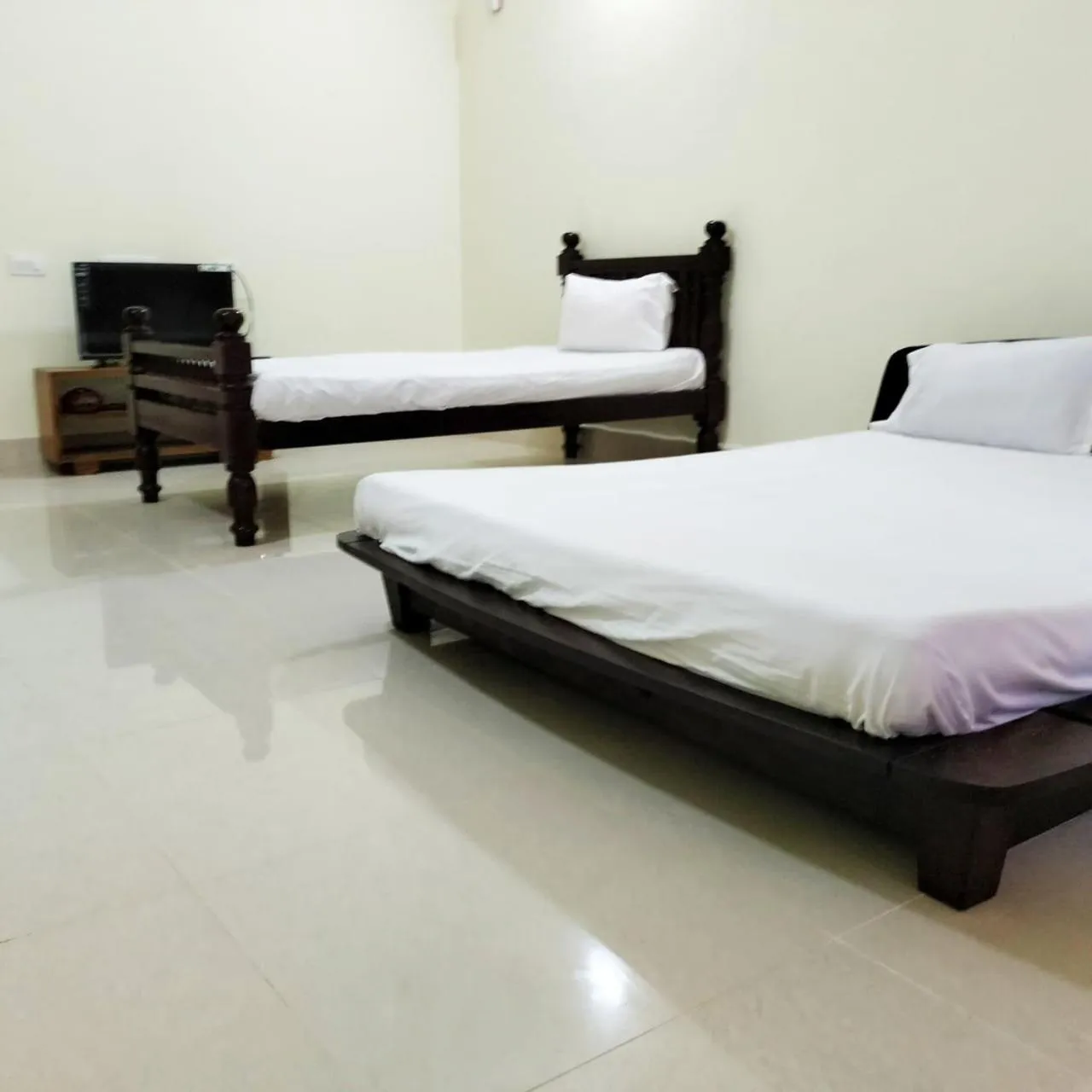 Bed in Alps Residency