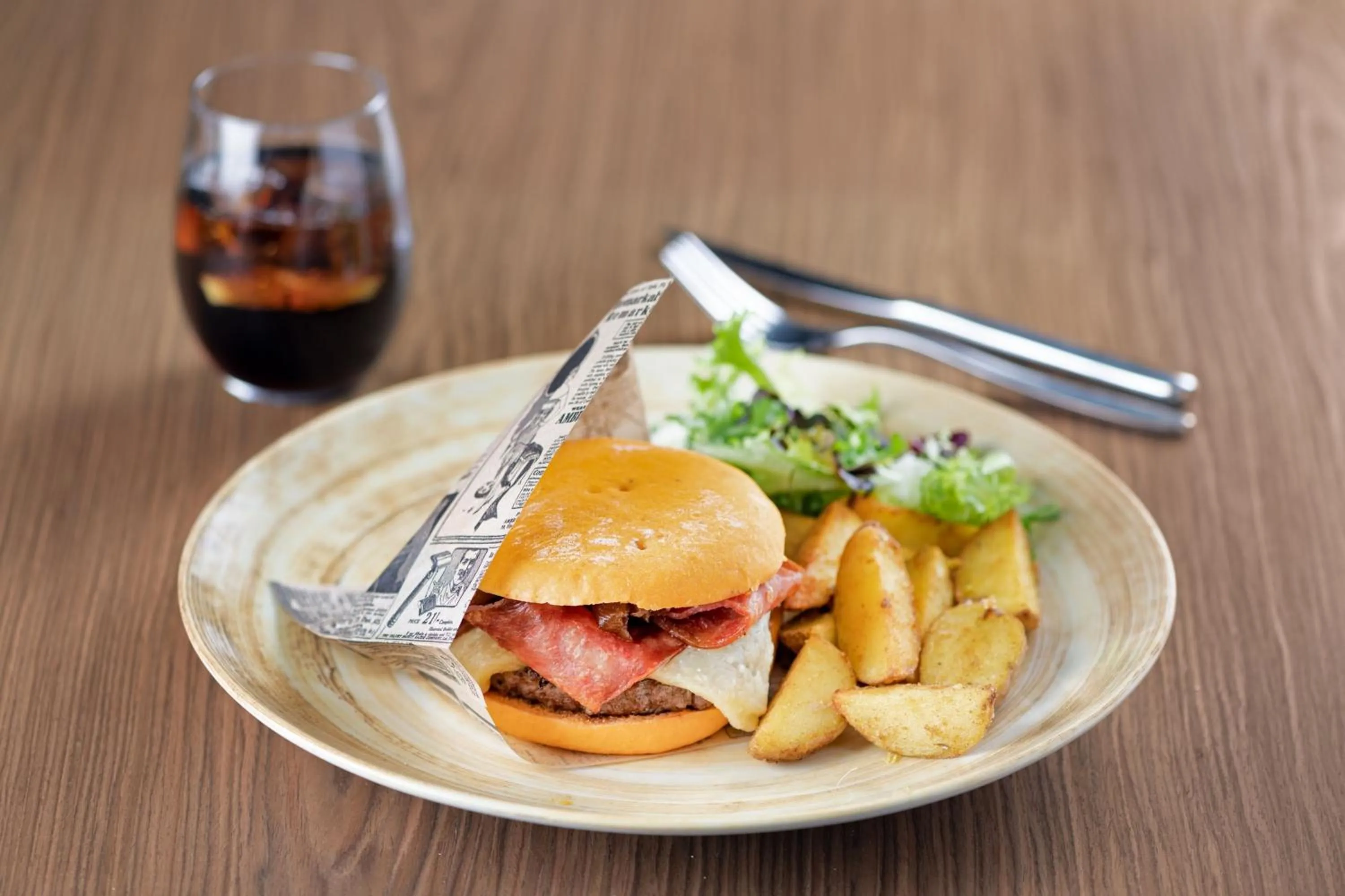 Lounge or bar in AC Hotel Alcalá de Henares by Marriott