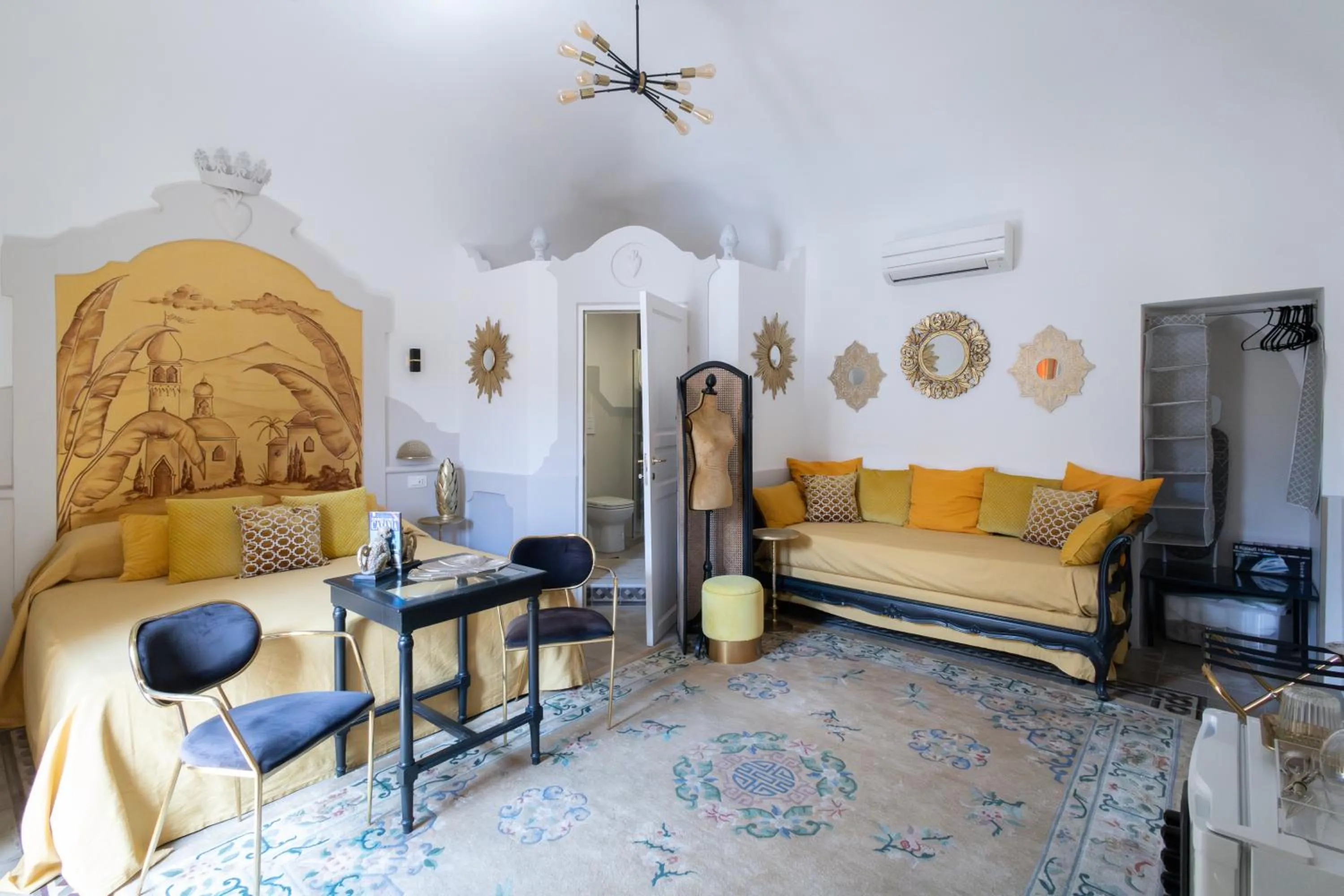 Seating area in Il Moresco Catania