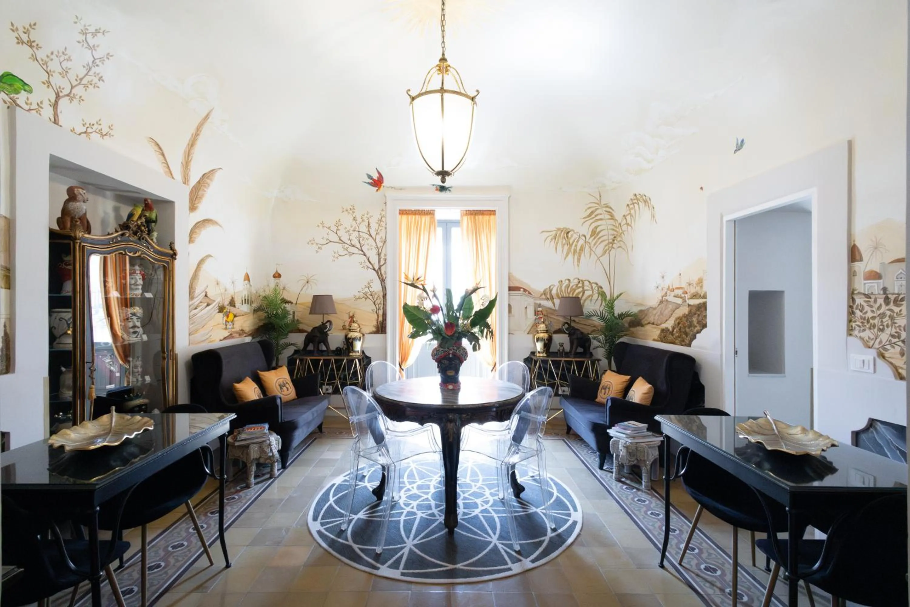 Communal lounge/ TV room in Il Moresco Catania