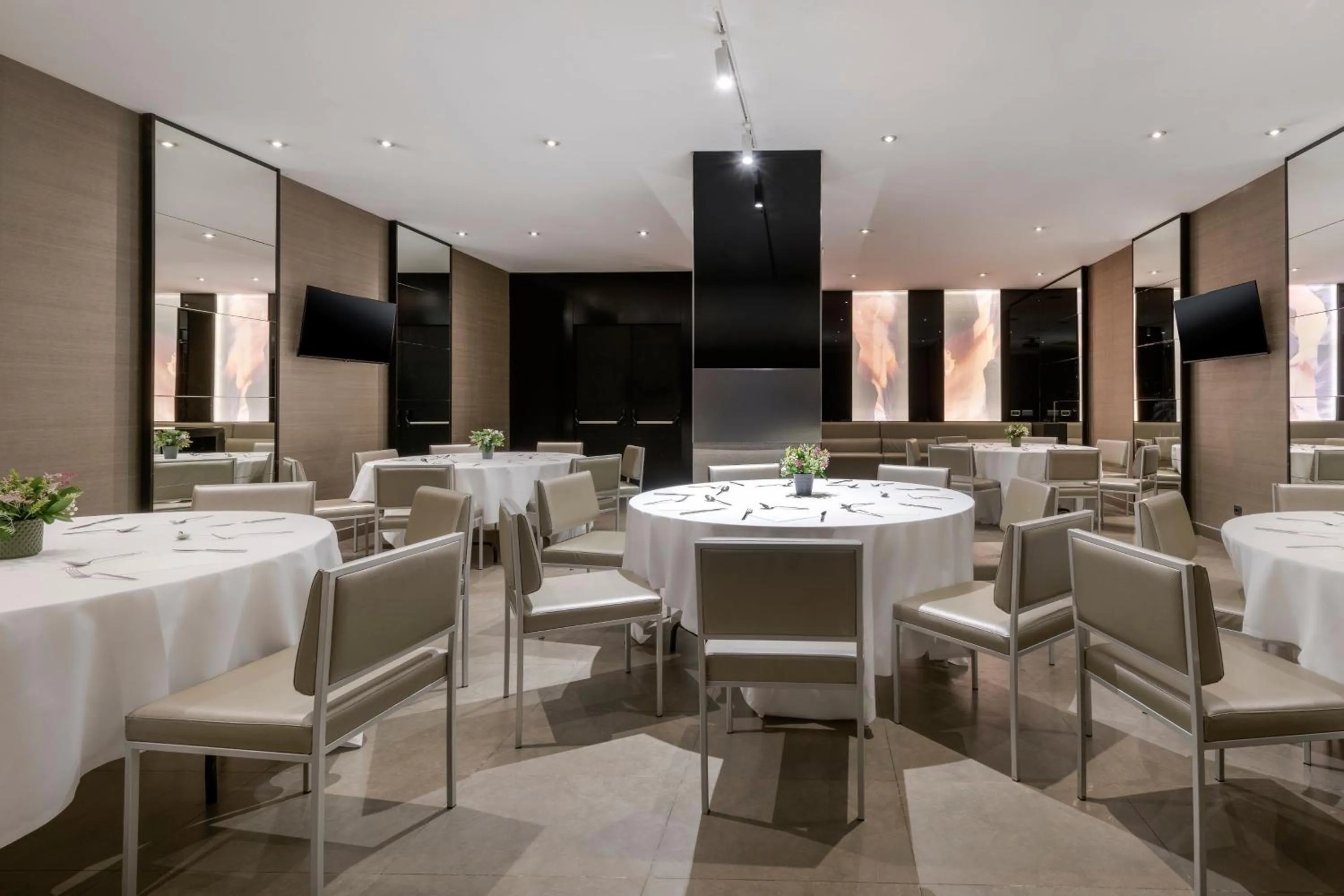 Meeting/conference room in AC Hotel Ciutat de Palma by Marriott