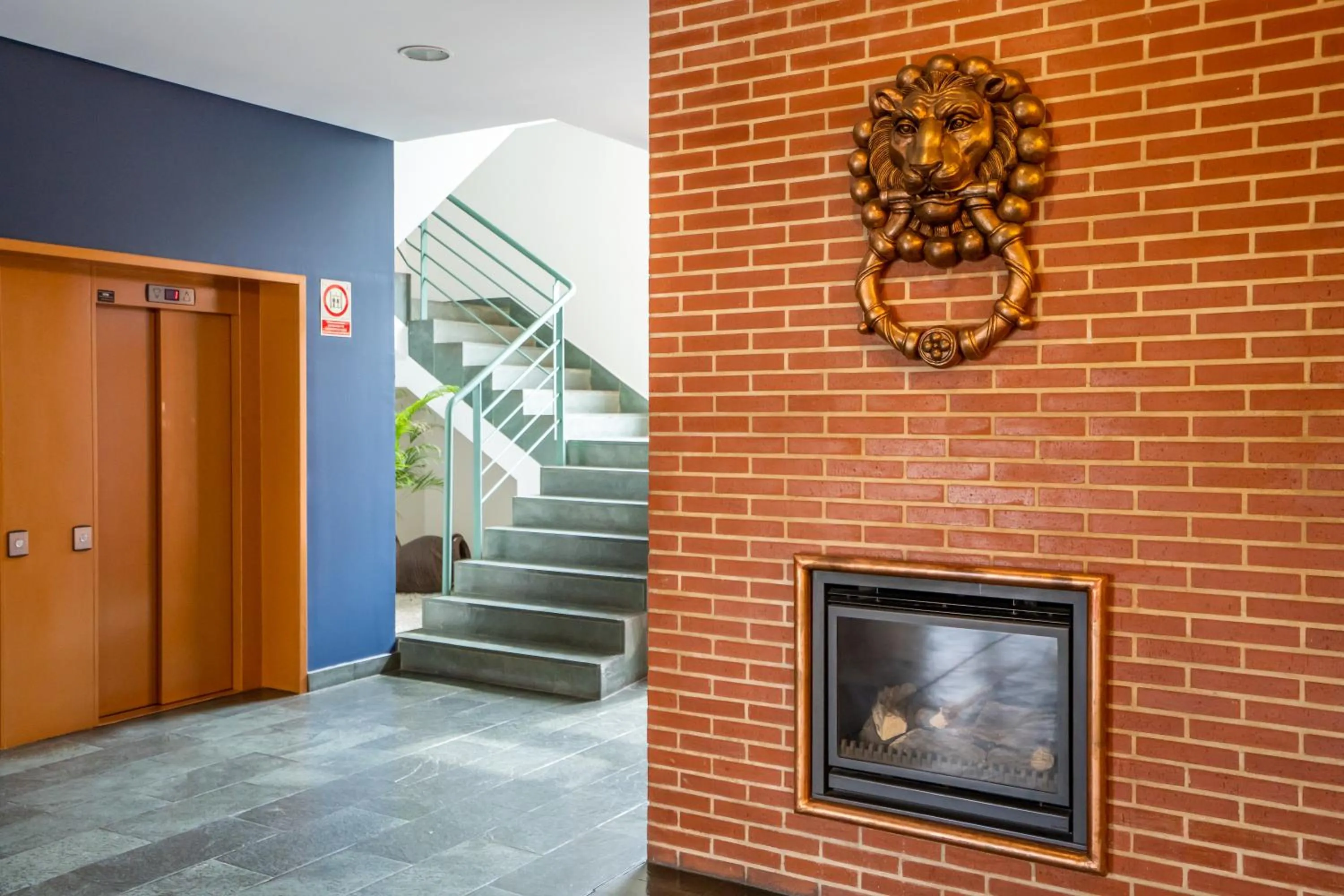 Lobby or reception in Posadas de España Malaga