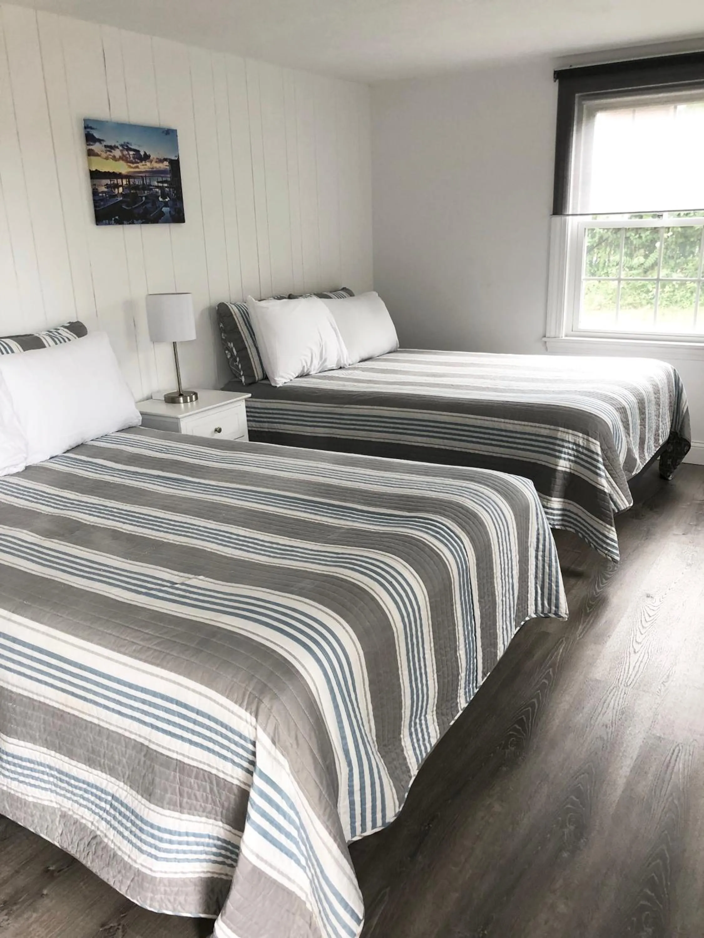 Photo of the whole room, Bed in Kingfisher Oceanside