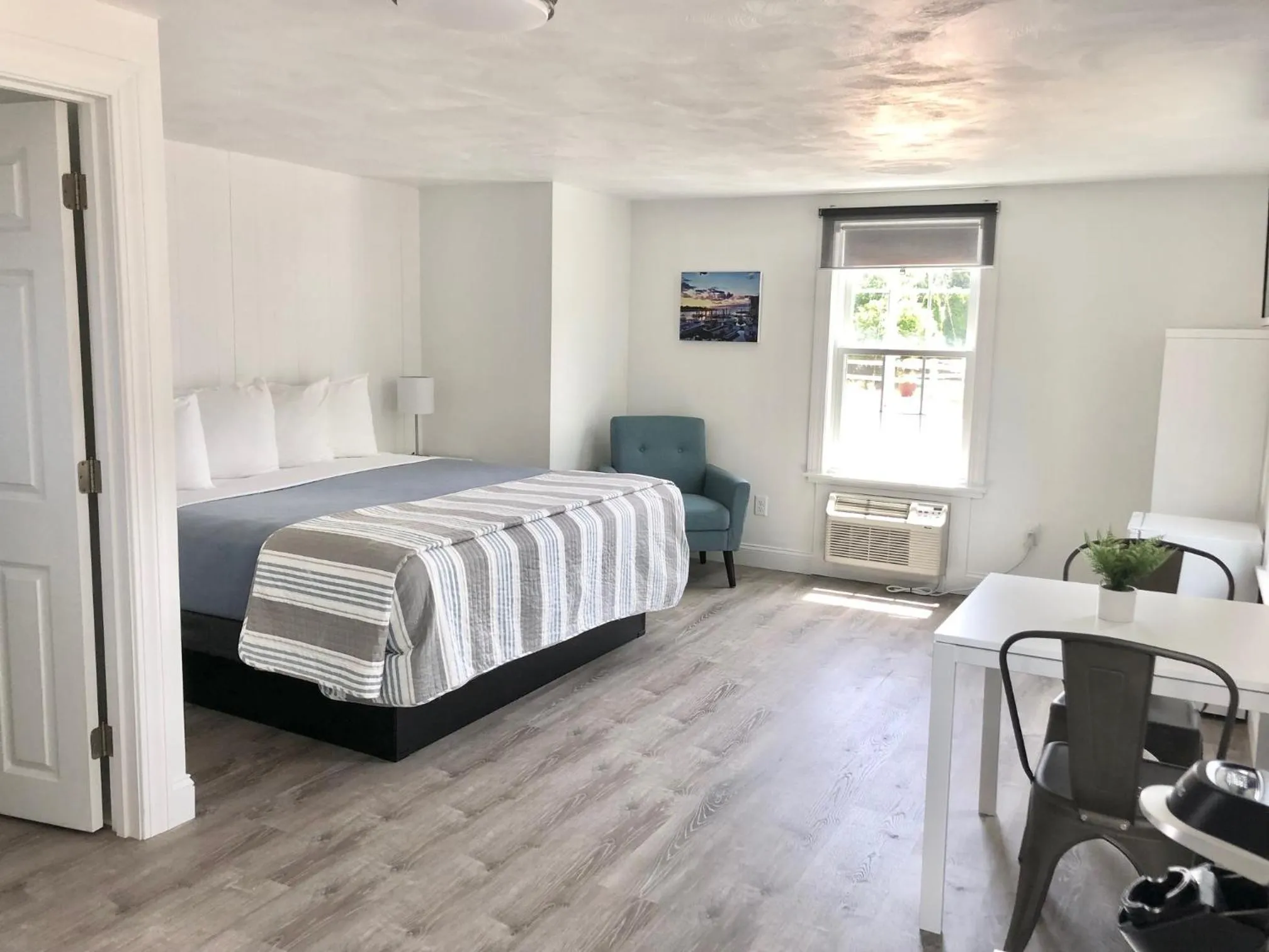 Bedroom, Bed in Kingfisher Oceanside