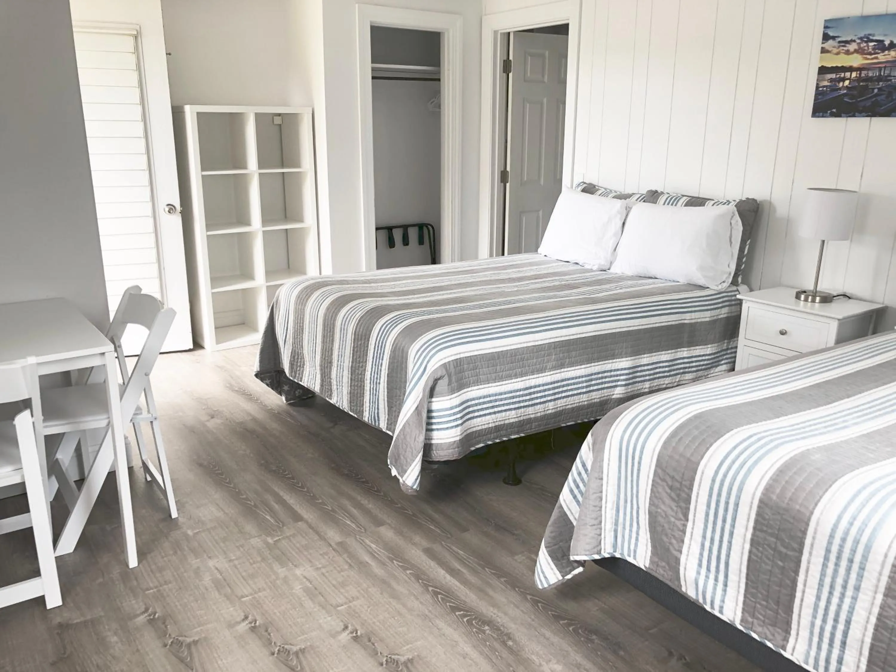 Photo of the whole room, Bed in Kingfisher Oceanside