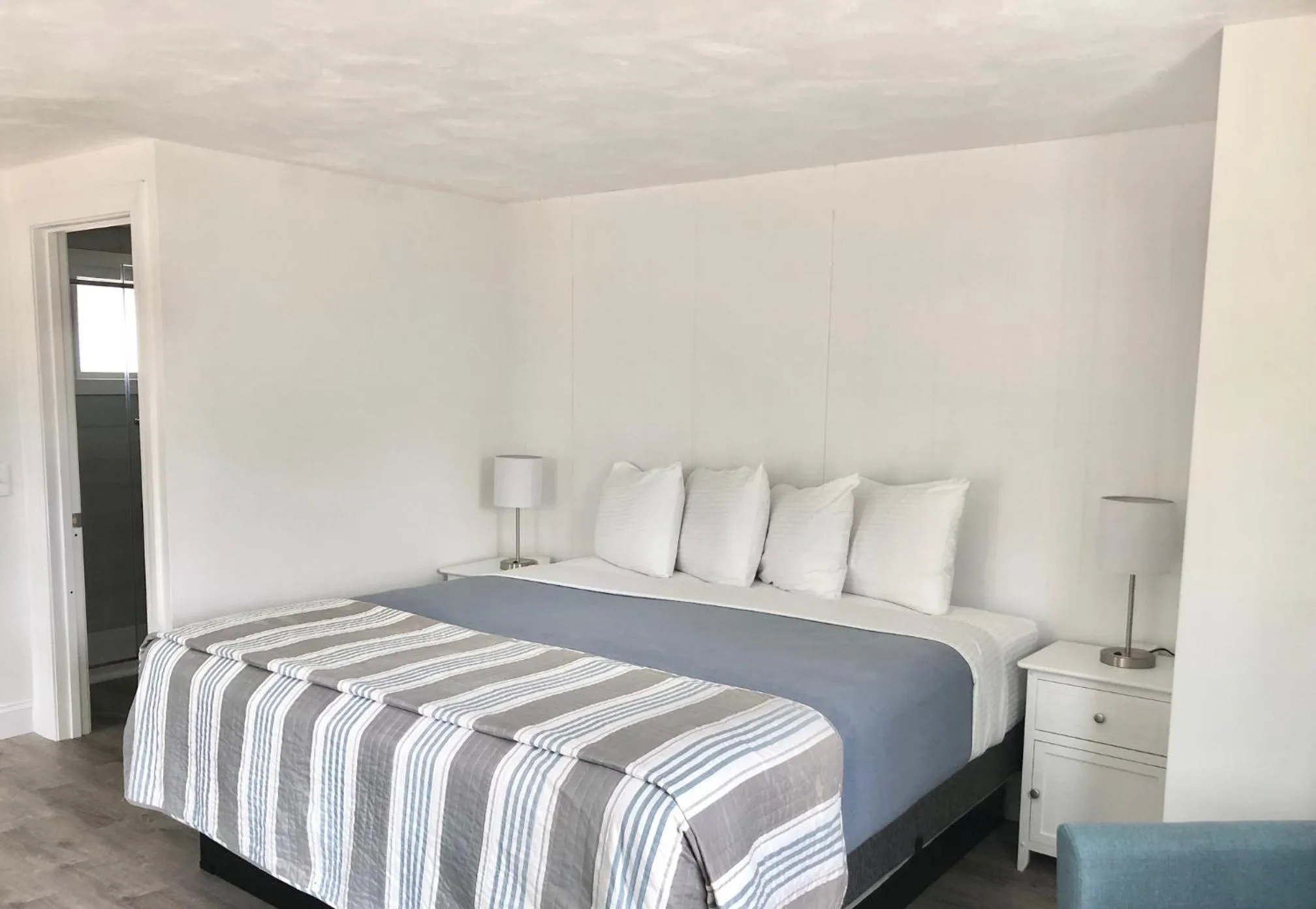 Bedroom, Bed in Kingfisher Oceanside